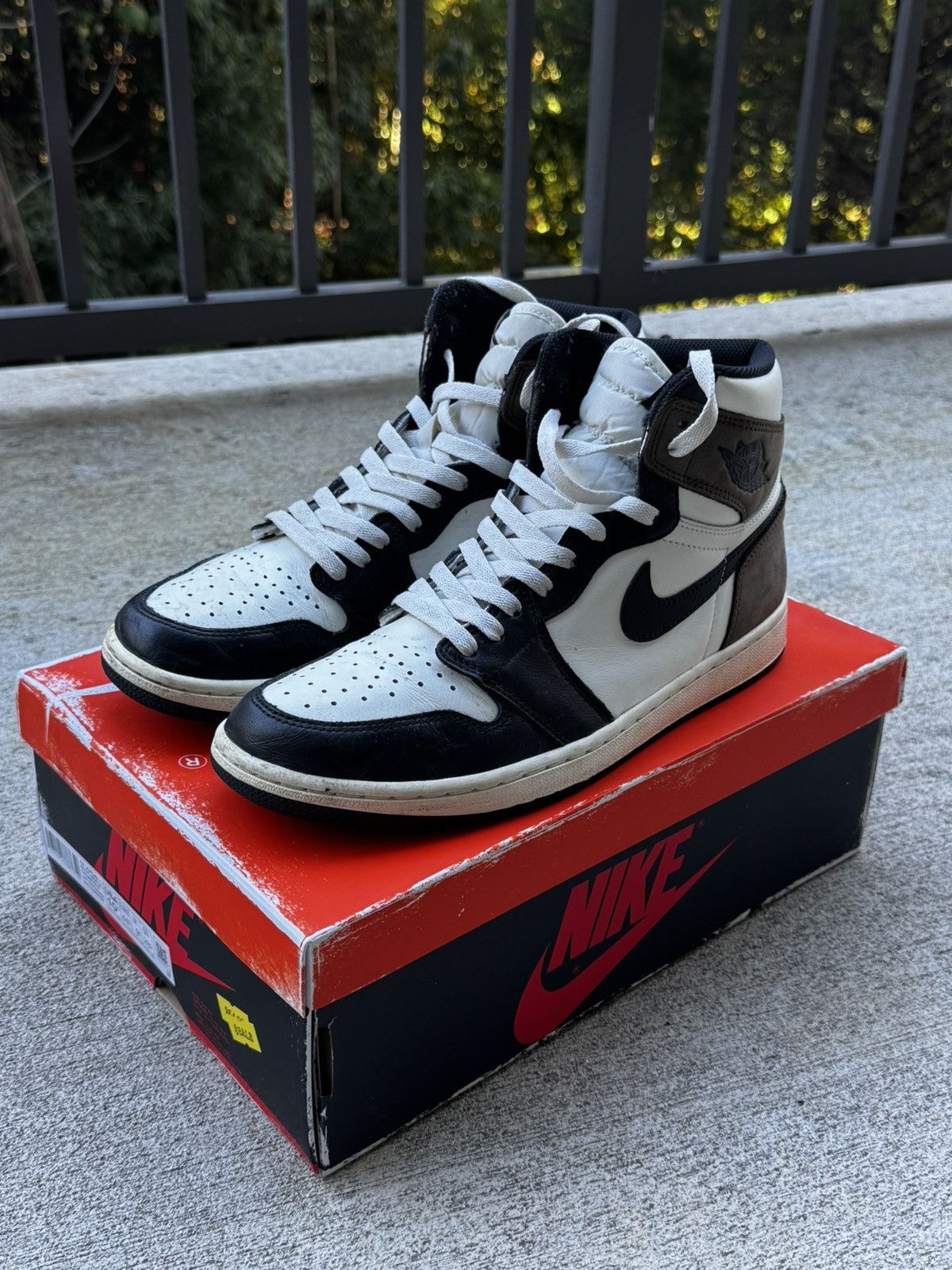 Jordan Brand Jordan 1 Mochas Size US 10.5 / EU 43-44 - 1 Thumbnail