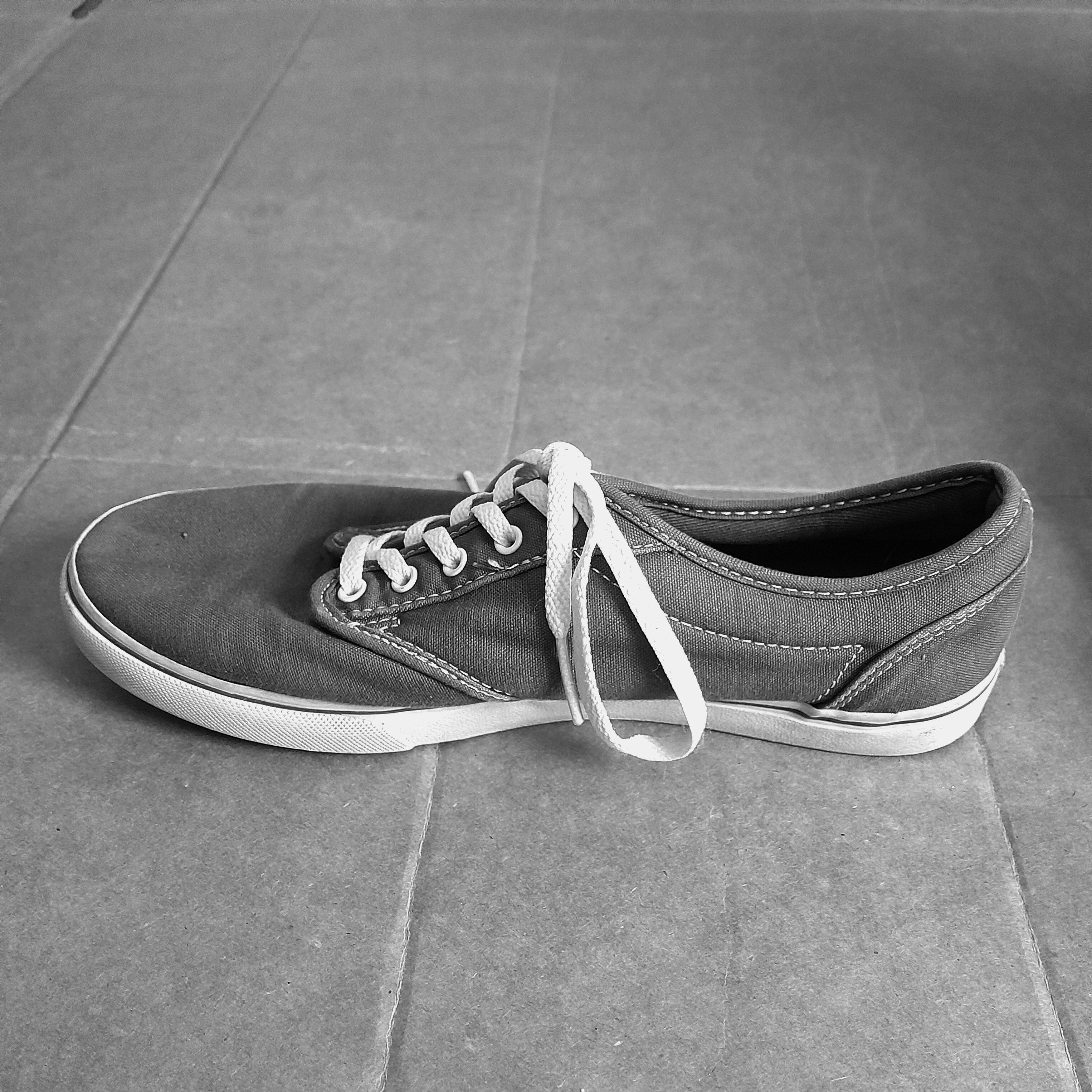 Vans VANS Off The Wall Women’s Classic Skate Shoe Gray Size US 8.5 / IT 38.5 - 4 Thumbnail