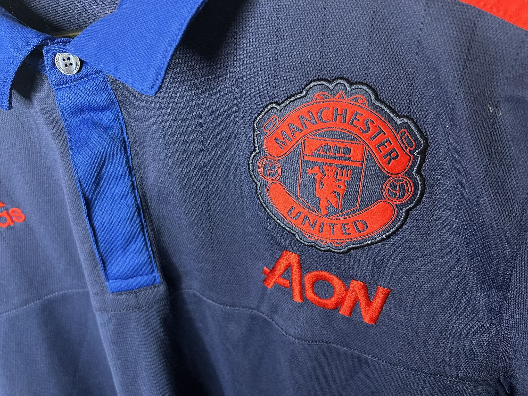 Adidas MANCHESTER UNITED 2015 TRAINING FOOTBALL SHIRT SOCCER JERSEY Size US XL / EU 56 / 4 - 3 Thumbnail