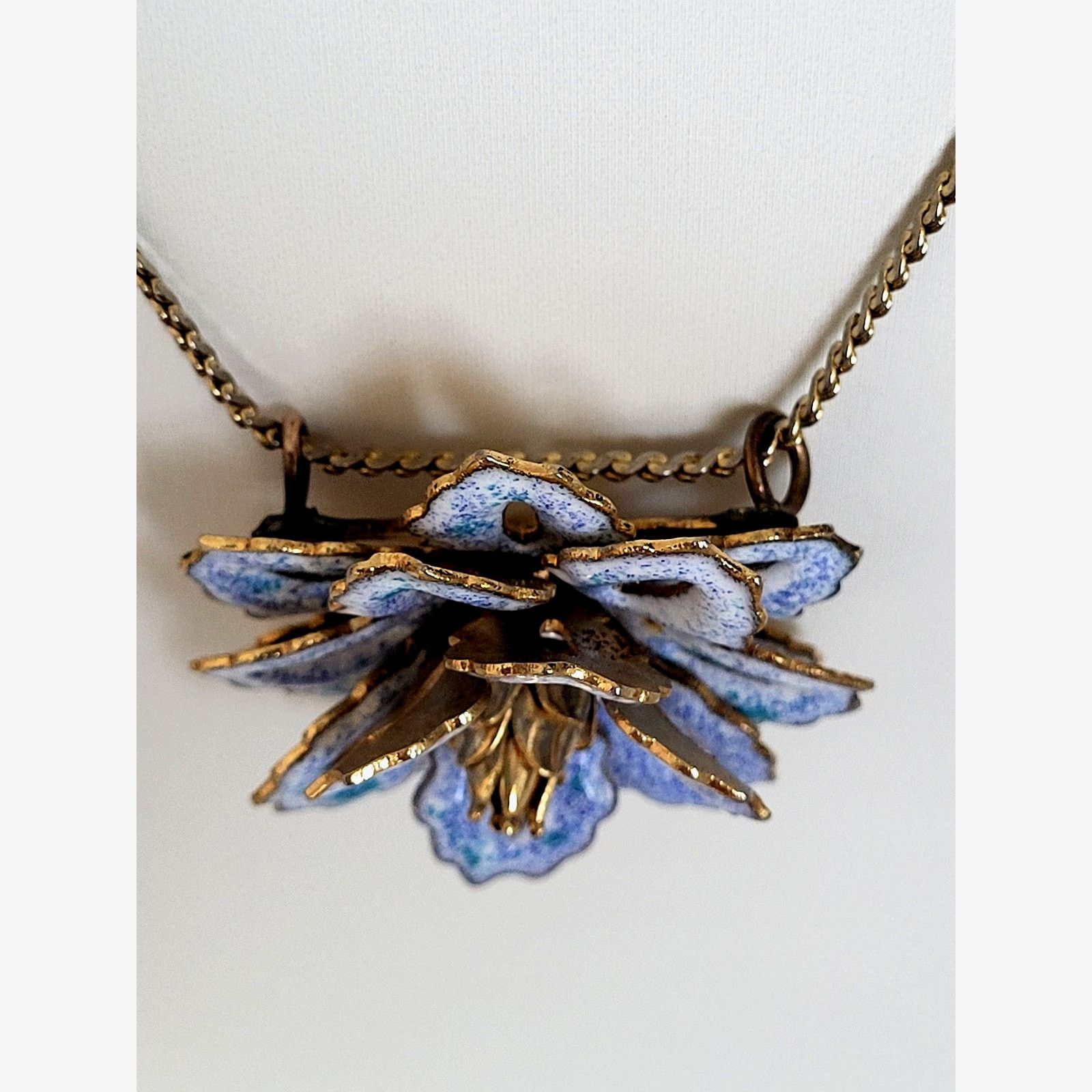 Other Enamel Flower Pendant Gold Blue Vintage Necklace Size ONE SIZE - 4 Thumbnail