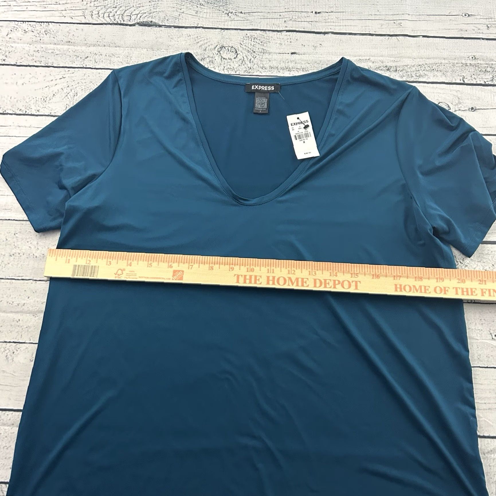 Express VINTAGE Express Silky Skimming V-Neck Short Sleeve Top Womens Medium Blue Express Shirt M Blue Short Sleeve V-Neck Women Medium Top Size M / US 6-8 / IT 42-44 - 5 Thumbnail