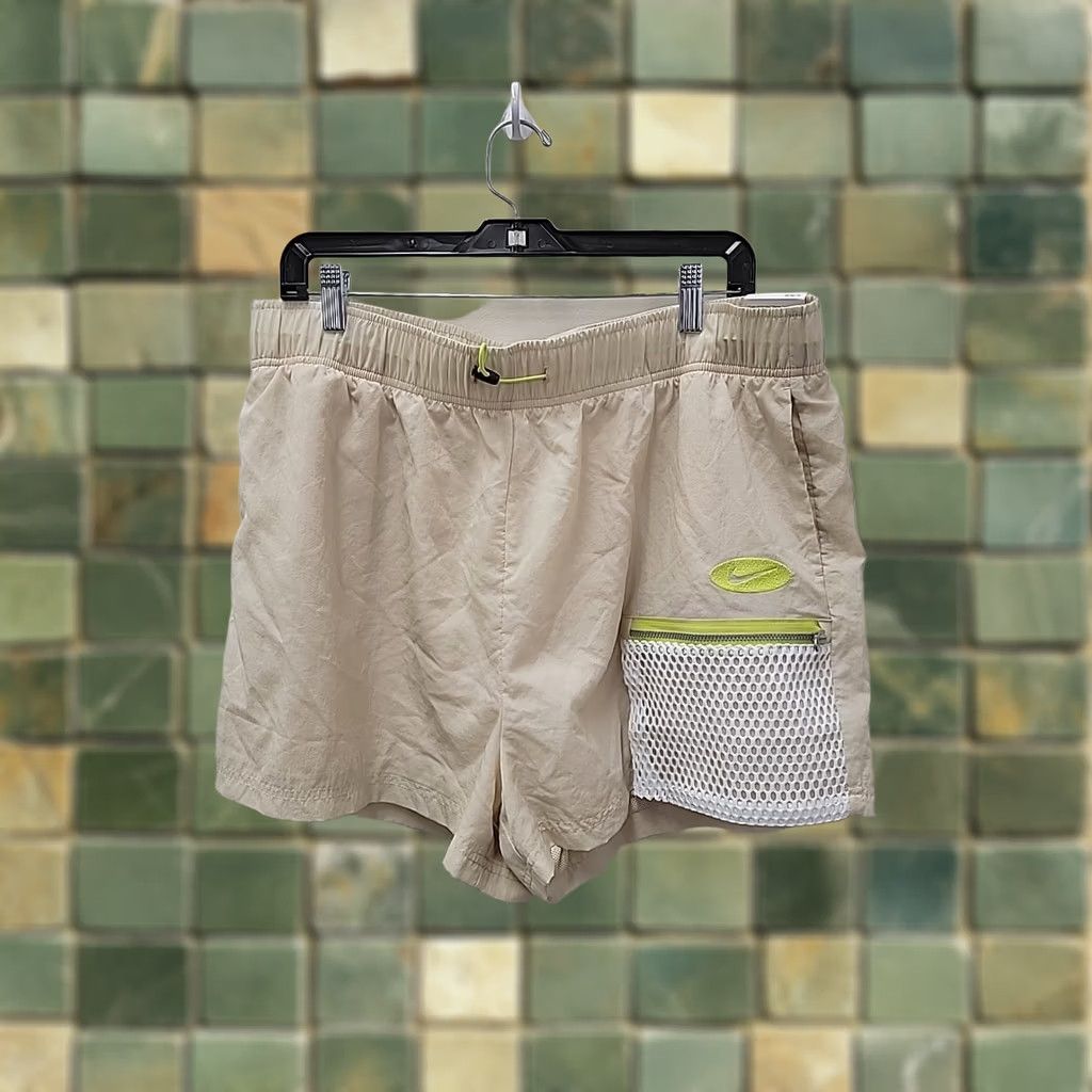 Nike Nike Women's Icon Clash Woven Shorts NWT Beige 100% Nylon L Regular Gym Training Activewear Shorts Sports Weekend Mens? Size 36" / US 14 / IT 50 - 1 Thumbnail