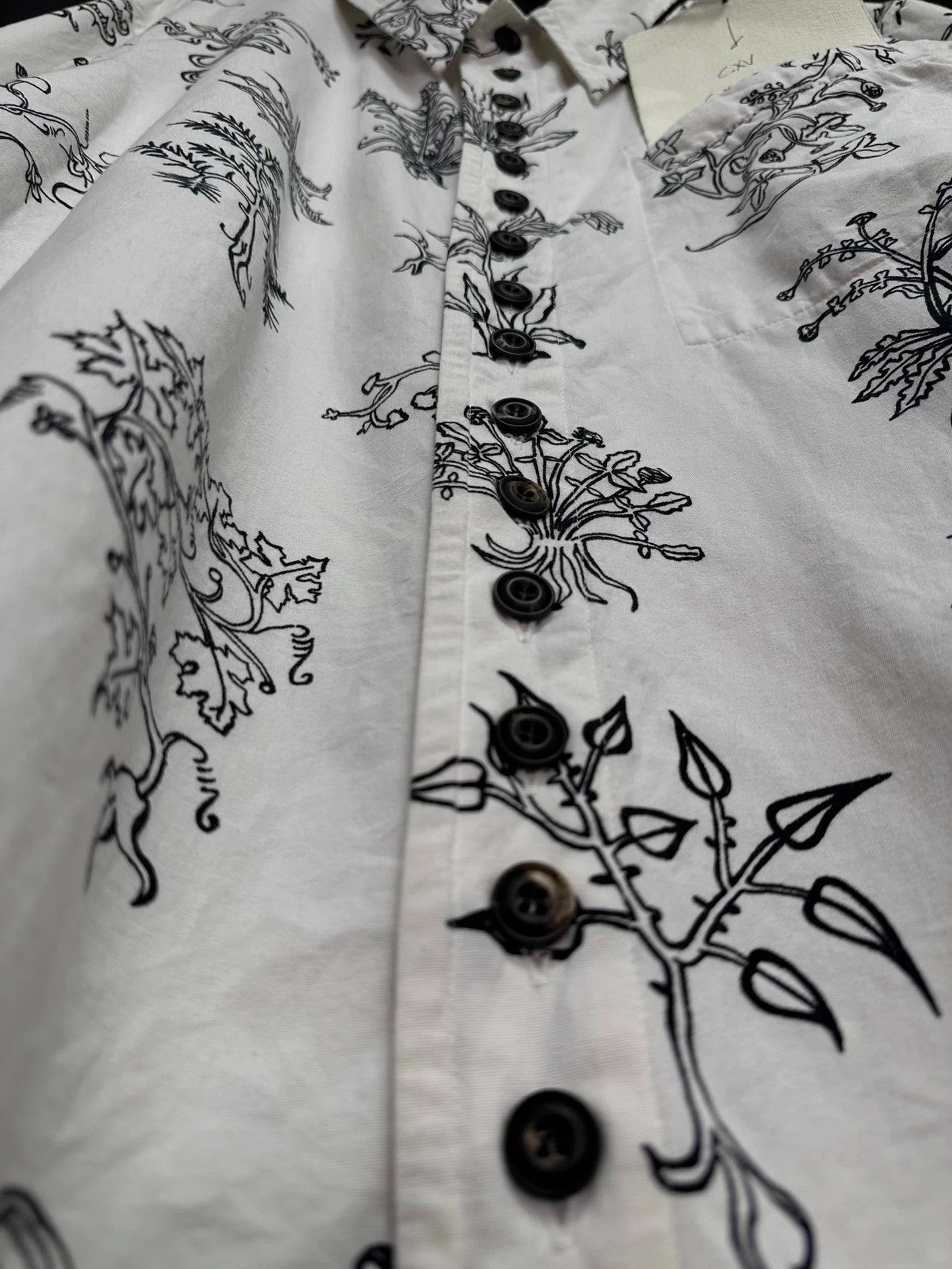 John Alexander Skelton John Alexander Skelton 24ss botanical limited shirt L Size US L / EU 52-54 / 3 - 6 Thumbnail
