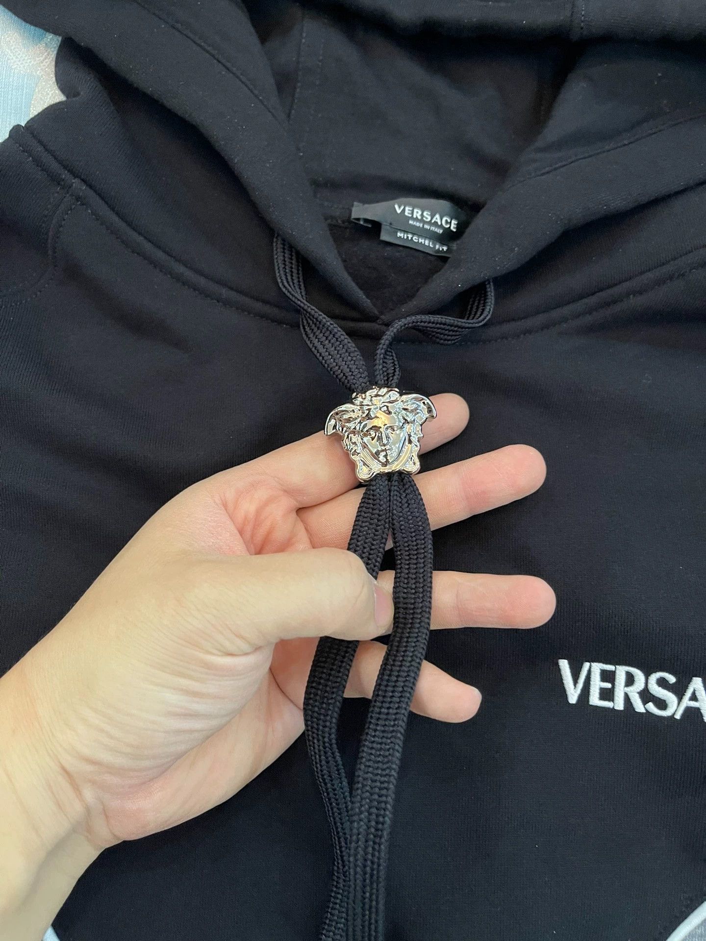 Versace Versace Color Blocked Embroidered Logo Sweatshirt M Size US M / EU 48-50 / 2 - 3 Thumbnail