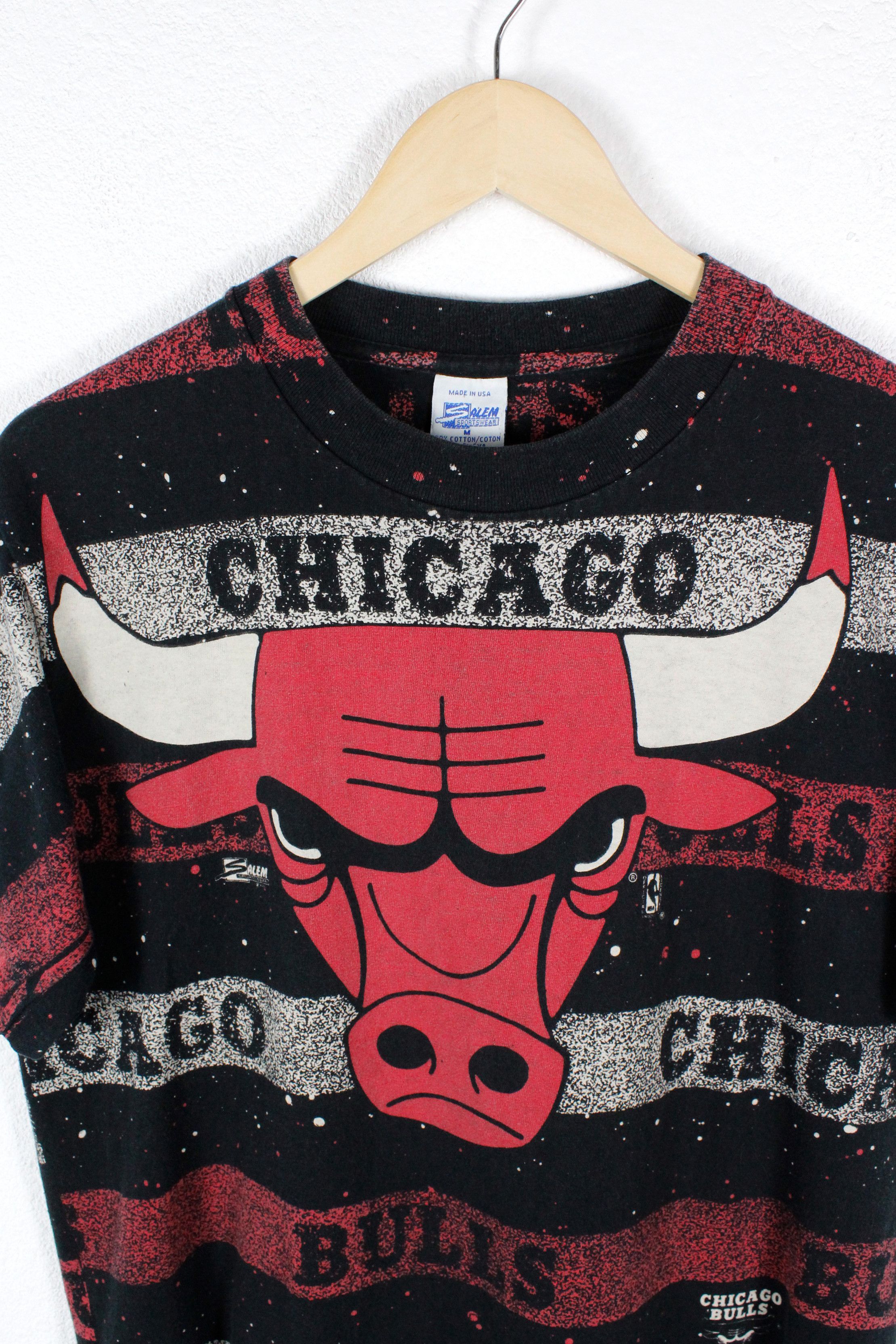 NBA Vintage Chicago Bulls All Over Printed Graphic Tee T-shirt Size US M / EU 48-50 / 2 - 2 Thumbnail