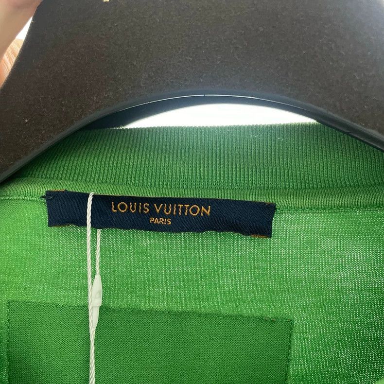 Louis Vuitton Louis Vuitton green Embossed short sleeves 2501-Nextarrow Size US M / EU 48-50 / 2 - 4 Thumbnail