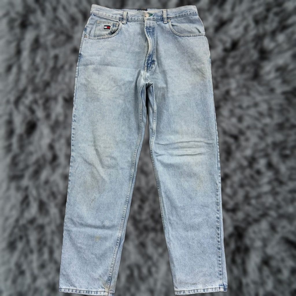 Tommy Hilfiger VINTAGE Tommy Hilfiger Jeans Mens 34x32 Baggy Loose Fit 90s Denim Light Washed Blue Cotton 5-Pocket Logo Mens Size US 34 / EU 50 - 1 Thumbnail