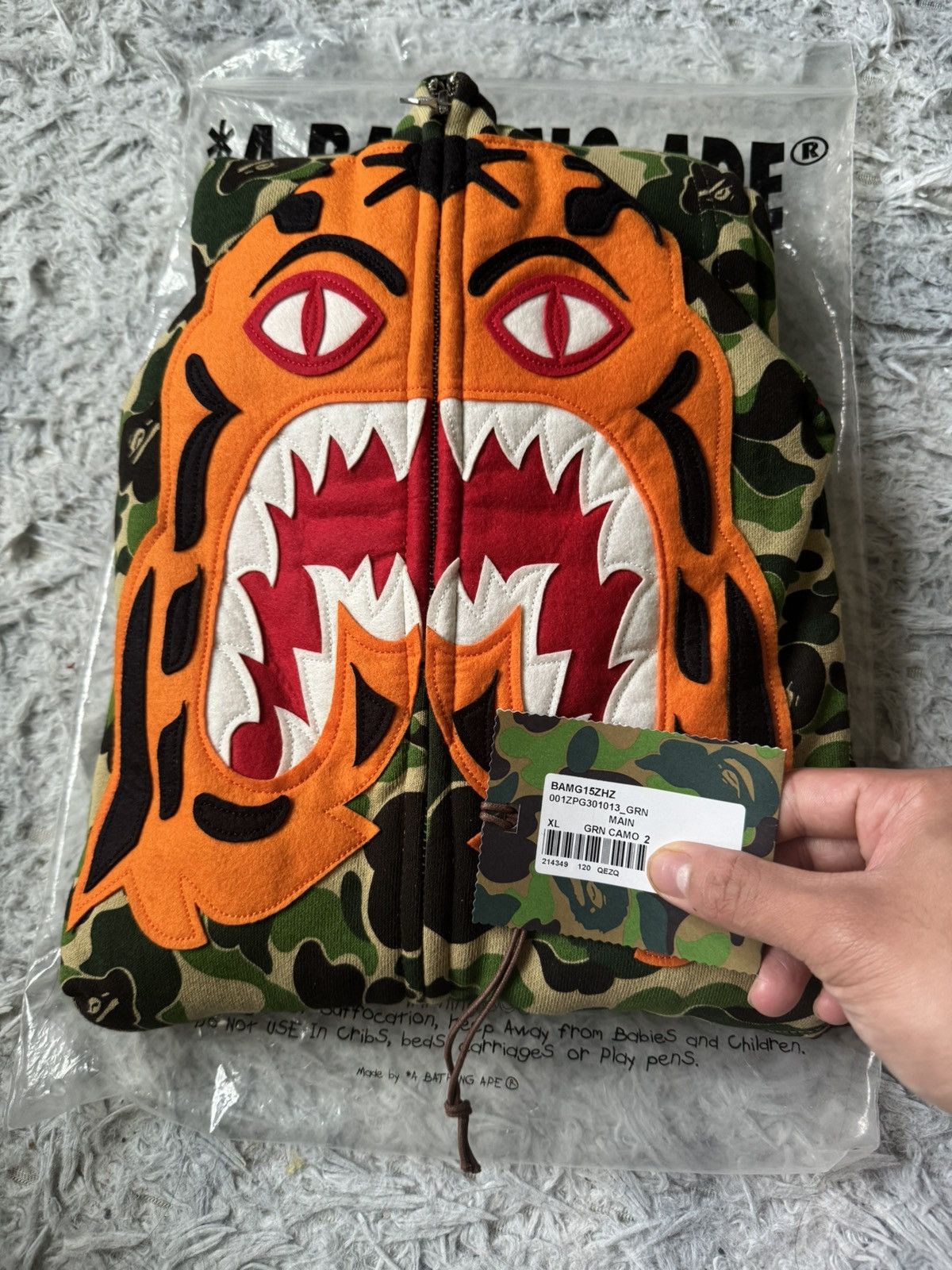 Bape A Bathing Ape Bape ABC Camo Tiger Full Zip Hoodie Size XL Size US XL / EU 56 / 4 - 2 Thumbnail