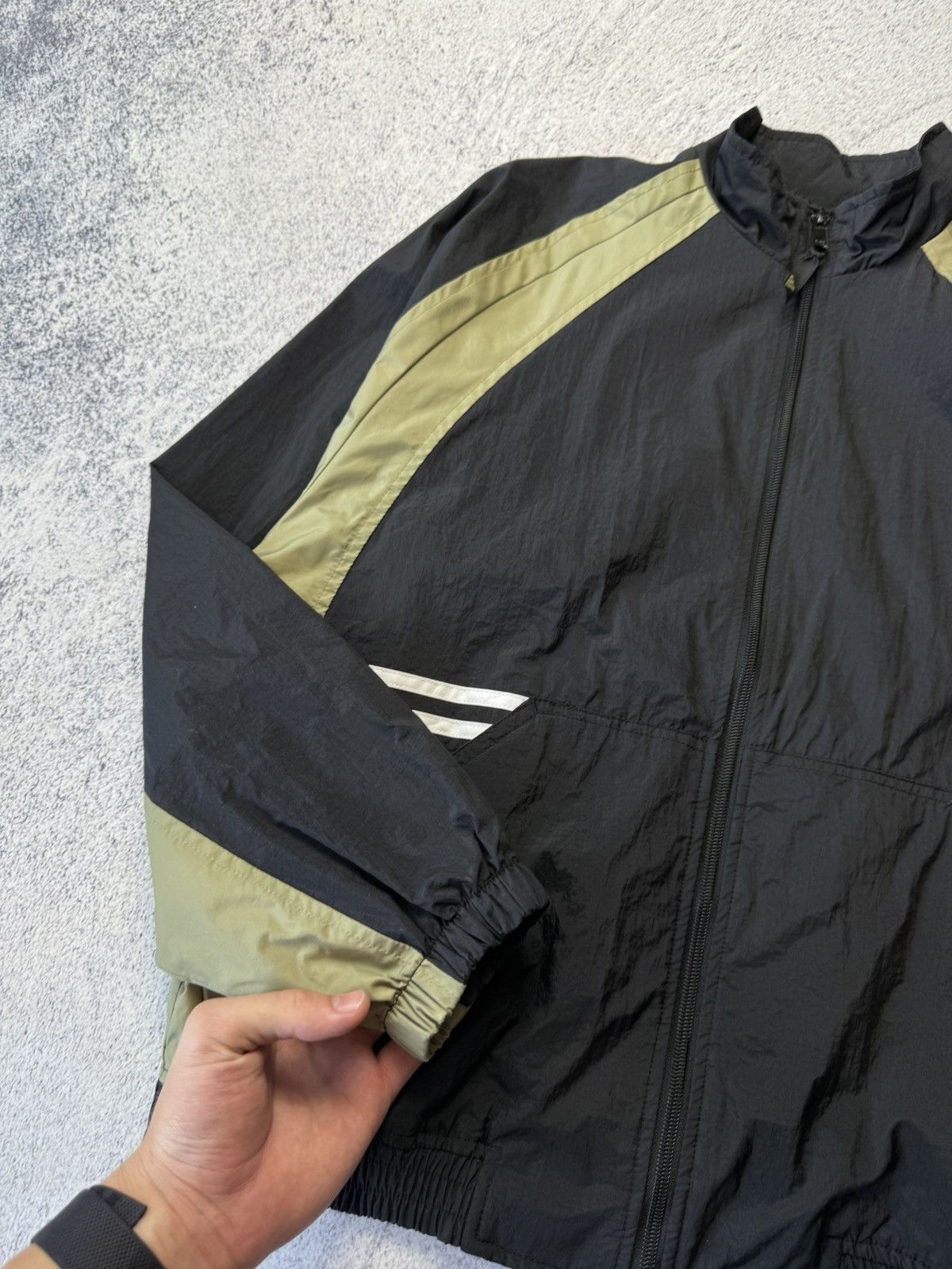 Adidas Vintage Adidas Track Jacket Nylon Y2K Size US L / EU 52-54 / 3 - 9 Thumbnail