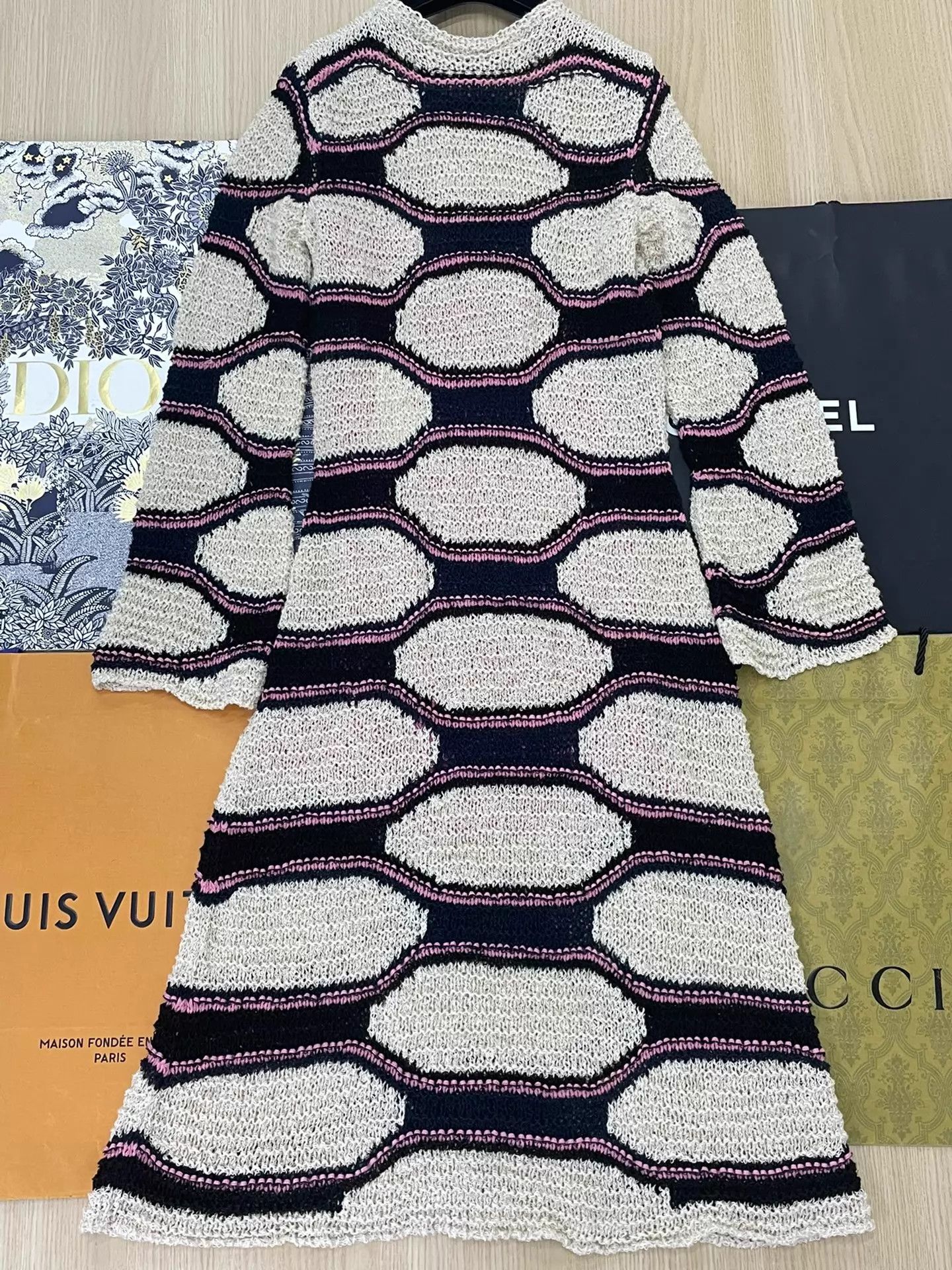 Chanel Chanel Color Blocked Cream White Black Knit Dress 38 Size S / US 4 / IT 40 - 3 Thumbnail