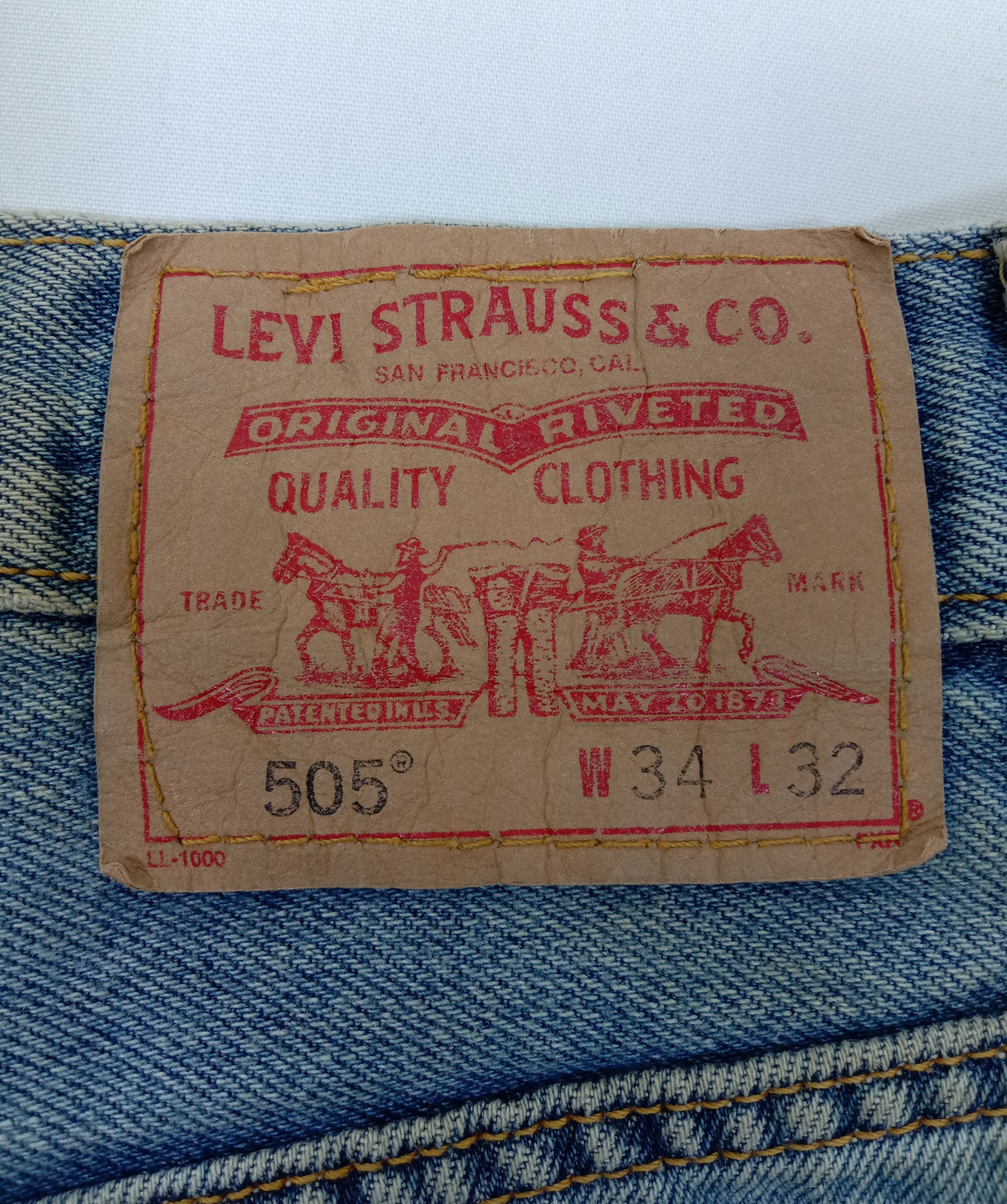 Levi's Vintage Levi's 505 Jeans Regular Fit Light Wash Denim Size US 34 / EU 50 - 13 Thumbnail