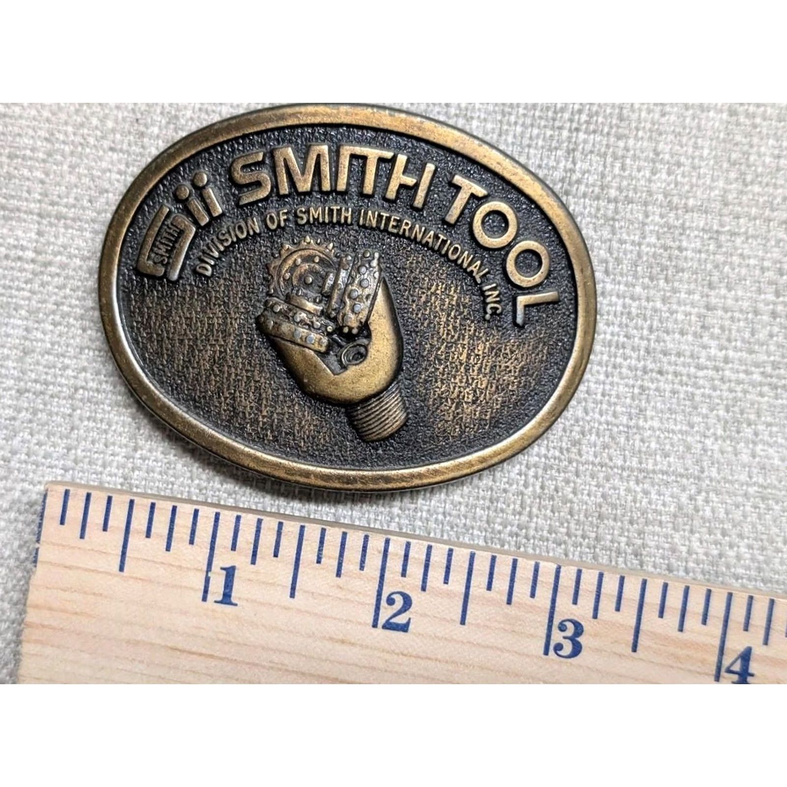 Vintage VINTAGE smith tool western belt buckle brass 2.25 x 3" fits 1.5" belt width Men Brass Century Century belt buckle Mens Size ONE SIZE - 4 Thumbnail