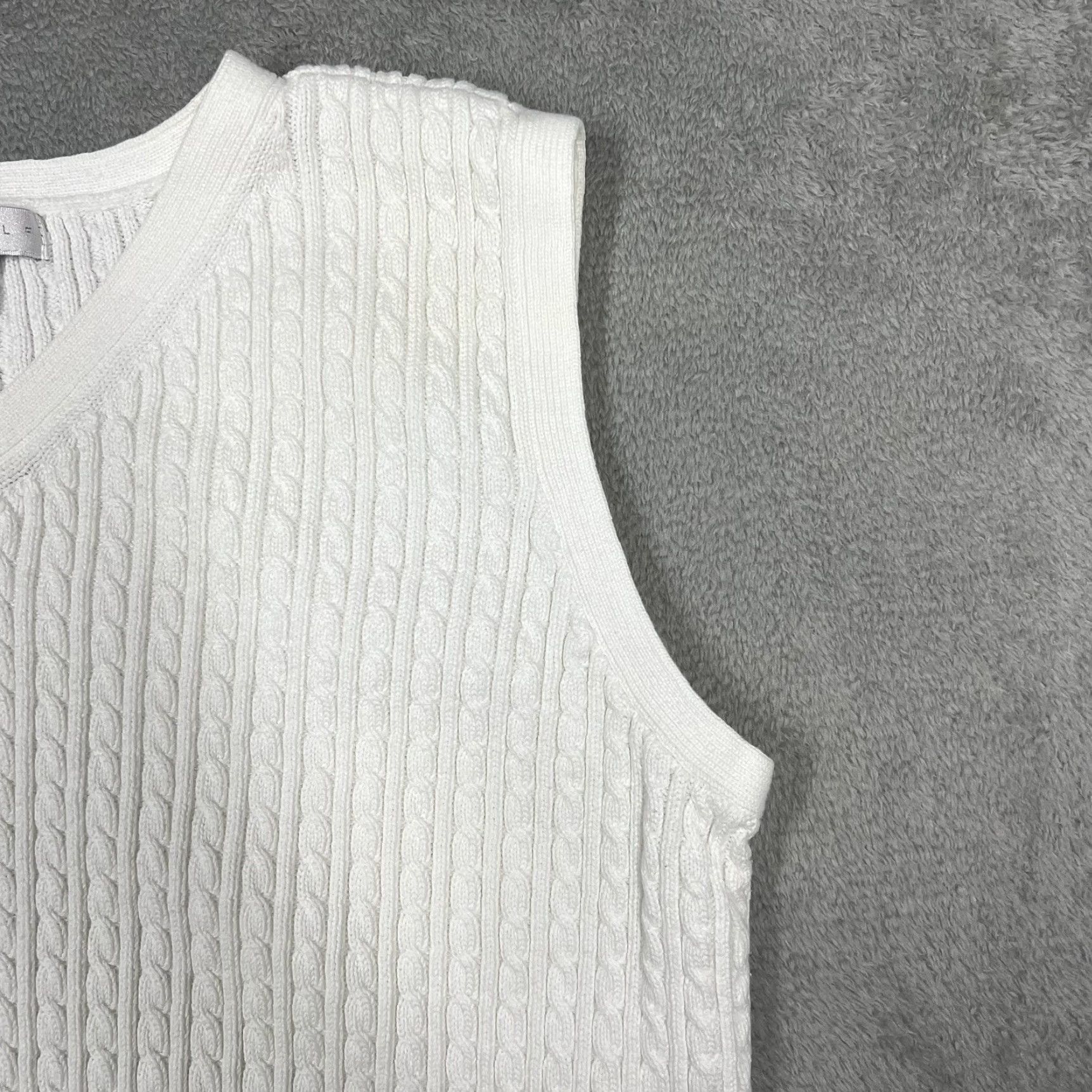 Nike Nike Women's Large Golf V-Neck Pullover Sweater Vest Sleeveless White EUC Size L / US 10 / IT 46 - 2 Thumbnail