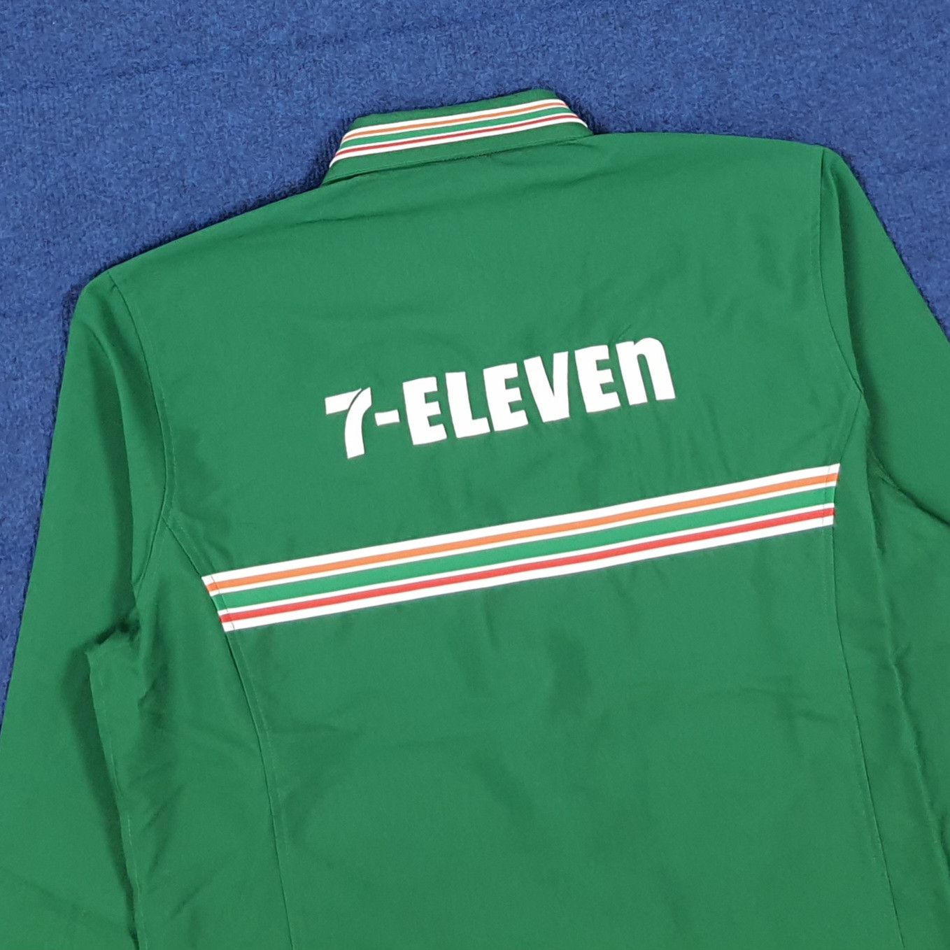 Japanese Brand VINTAGE Japanese 7-Eleven Employee Uniform Work Jacket E1A23 Size US M / EU 48-50 / 2 - 2 Thumbnail
