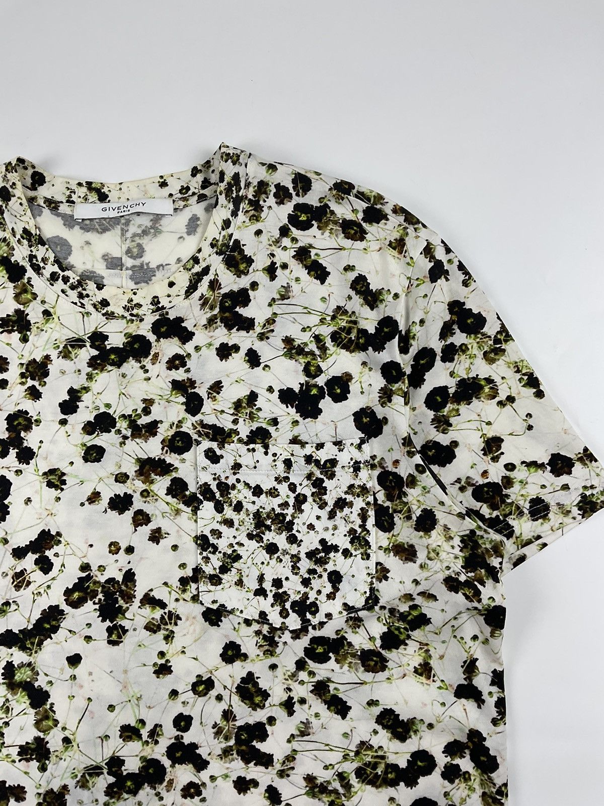 Givenchy Givenchy S/S'15 Floral Tee Size US M / EU 48-50 / 2 - 4 Thumbnail