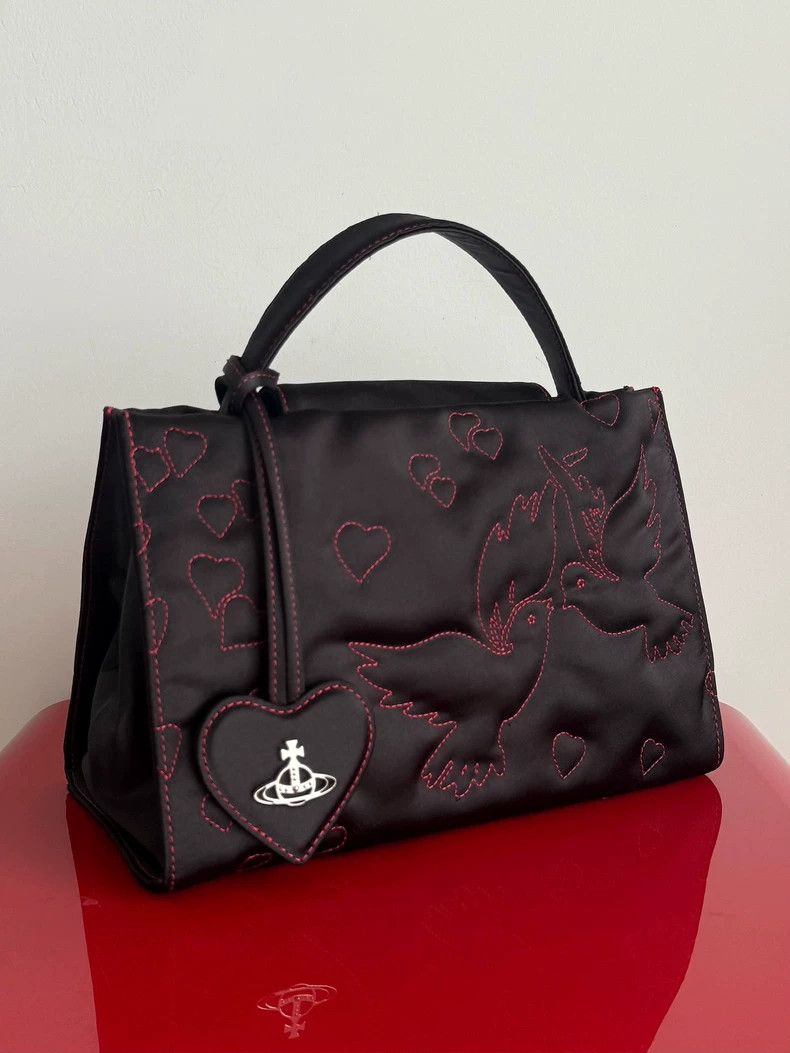 Vivienne Westwood Vivienne Westwood Love bird embroidery Saturn love pendant Size ONE SIZE - 1 Thumbnail
