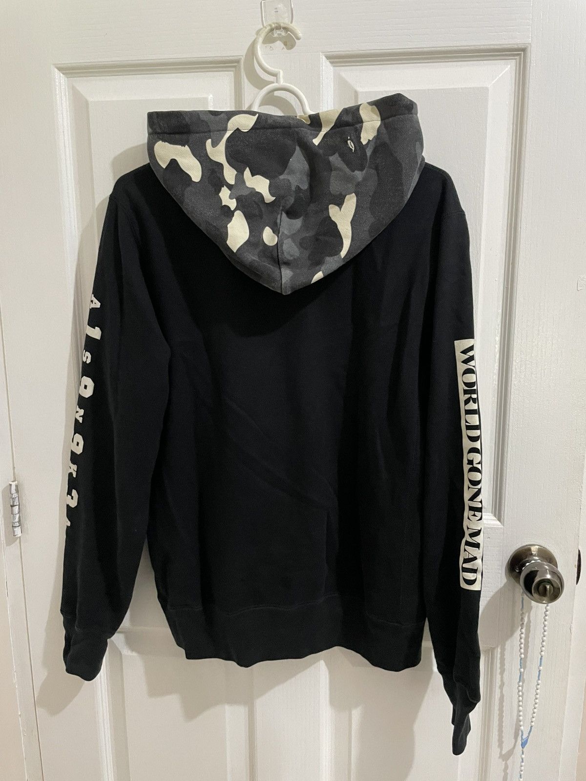 Bape BAPE box Logo Glow in the Dark Camo Hoodie WGM Size US L / EU 52-54 / 3 - 2 Thumbnail