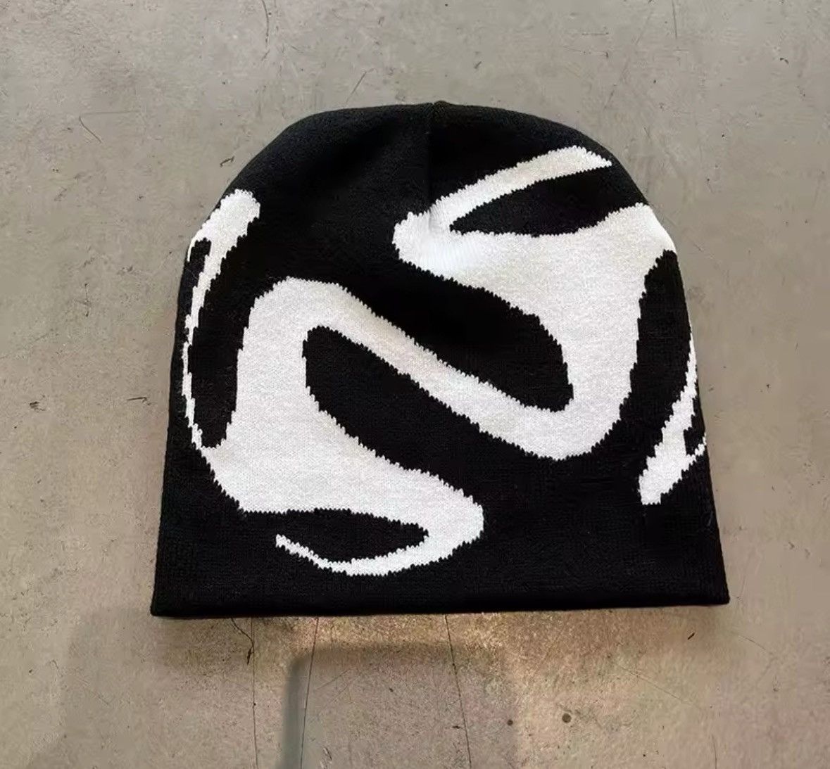 Japanese Brand × Vintage Black and White Y2K design beanie Size 28 - 1 Thumbnail