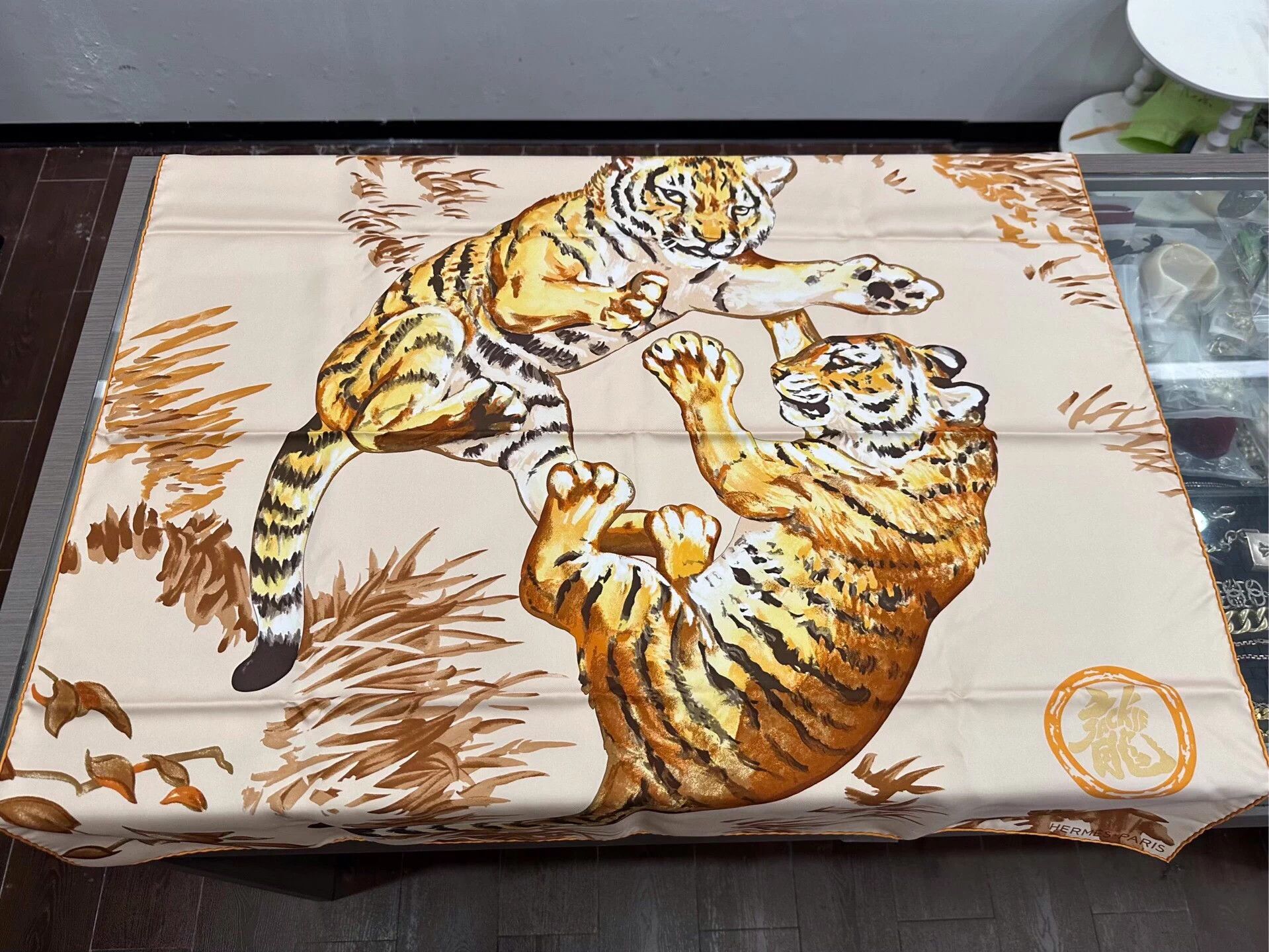 Hermes Hermes Beige Silk Scarf Tigers Playing 90x90cm Size ONE SIZE - 4 Thumbnail
