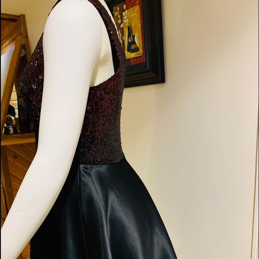 Other Brand New Black dress w Sequinned Red Top Size M Size M / US 6-8 / IT 42-44 - 5 Thumbnail