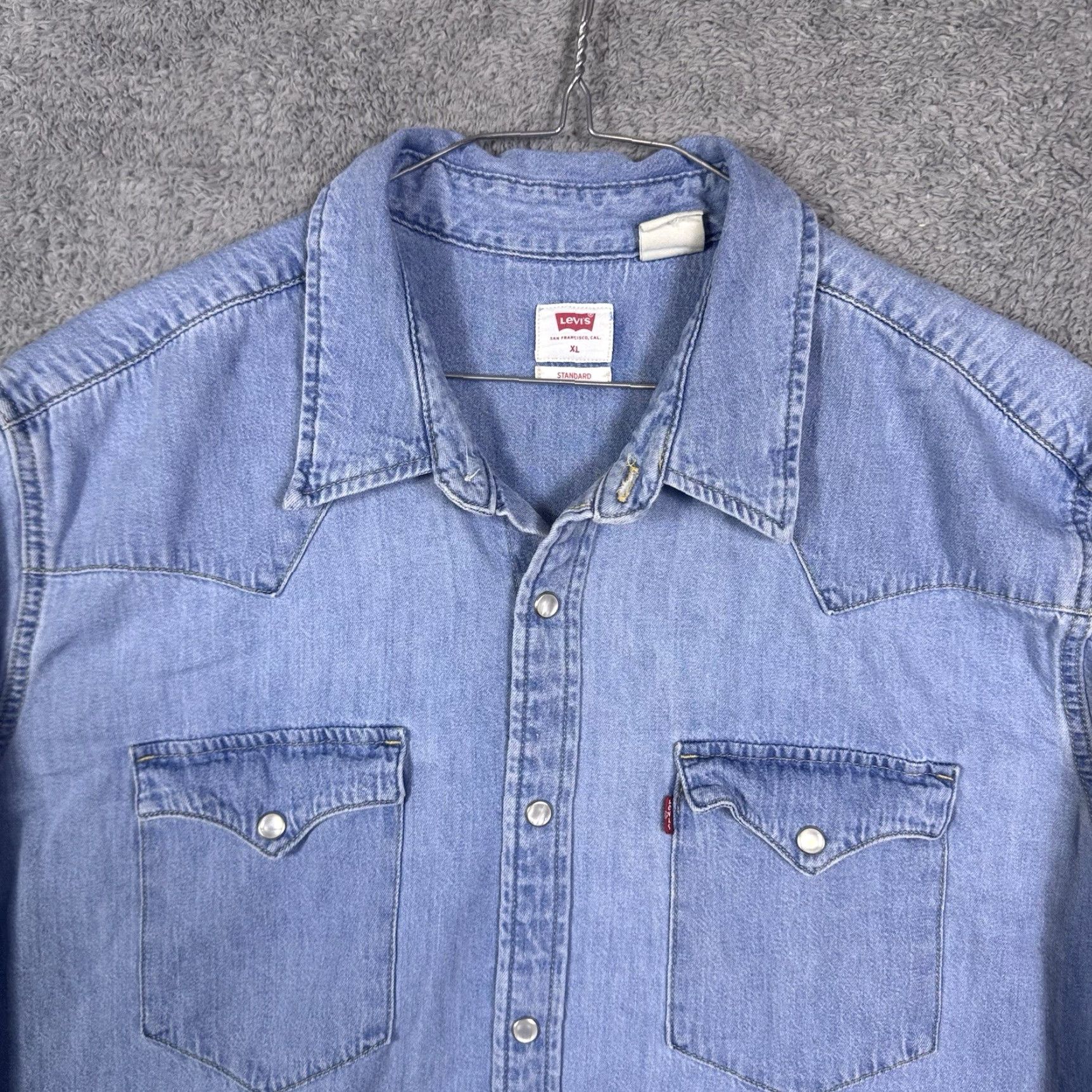 Levi's VINTAGE Levi's Denim Pearl Snap Shirt Men XL Lightwash Western 90s Grunge Cowboy Western Mens XL Blue Denim Pearl Snap Shirt Size US XL / EU 56 / 4 - 4 Thumbnail