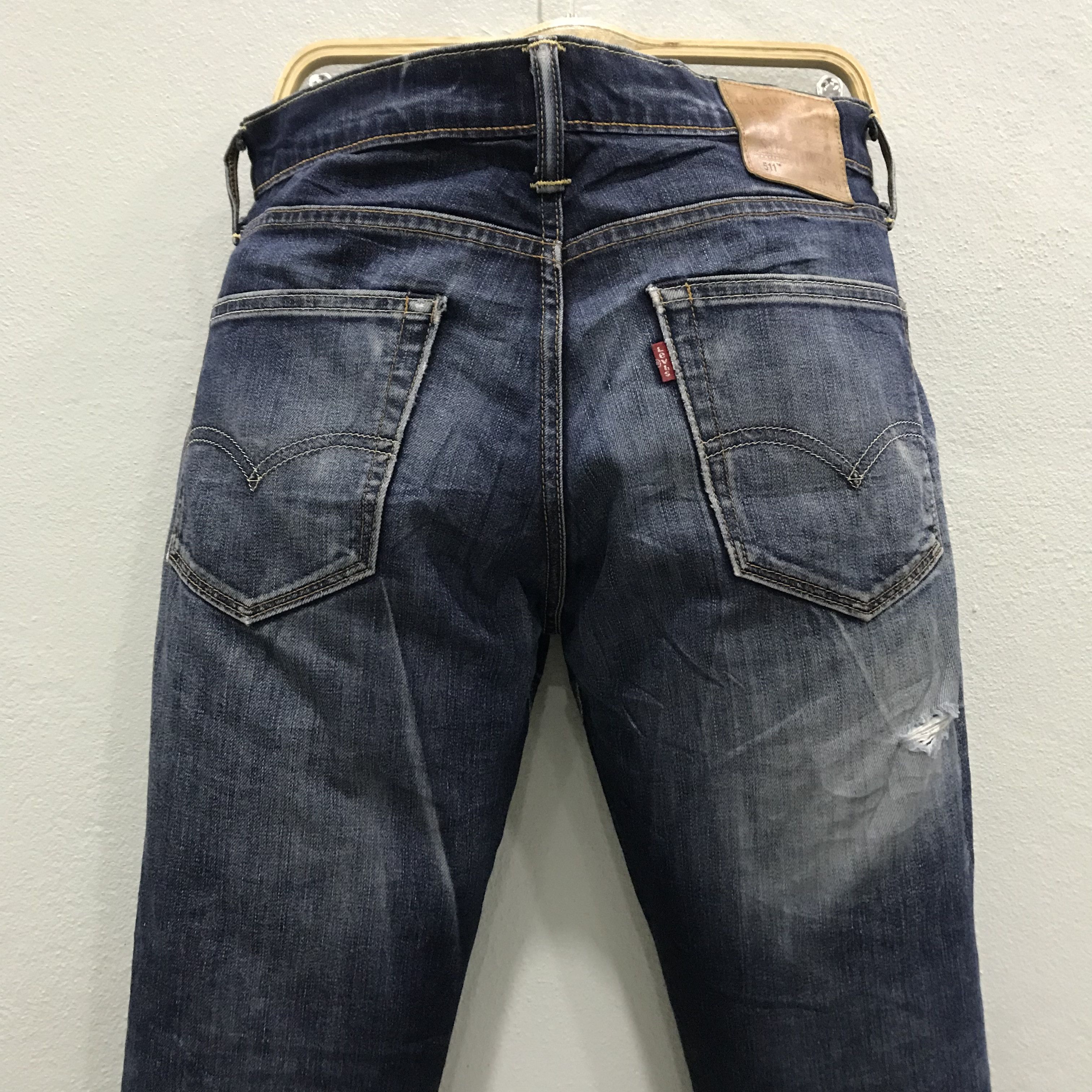 Levi's Vintage Levi’s 511 Slim Fit Dark Wash Jeans Size US 32 / EU 48 - 10 Thumbnail