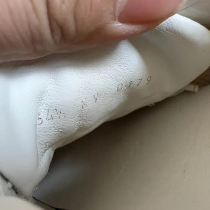 Louis Vuitton Louis Vuitton Run Away Low-Top Sneakers for Women -2508 Size US 4 / IT 34 - 5 Thumbnail