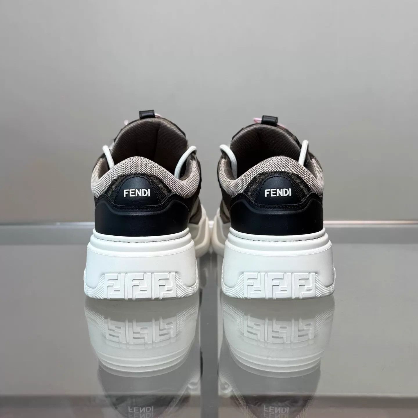 Fendi Fendi Force Monogram Platform Sneaker UK8 (42) Size US 9 / EU 42 - 3 Thumbnail