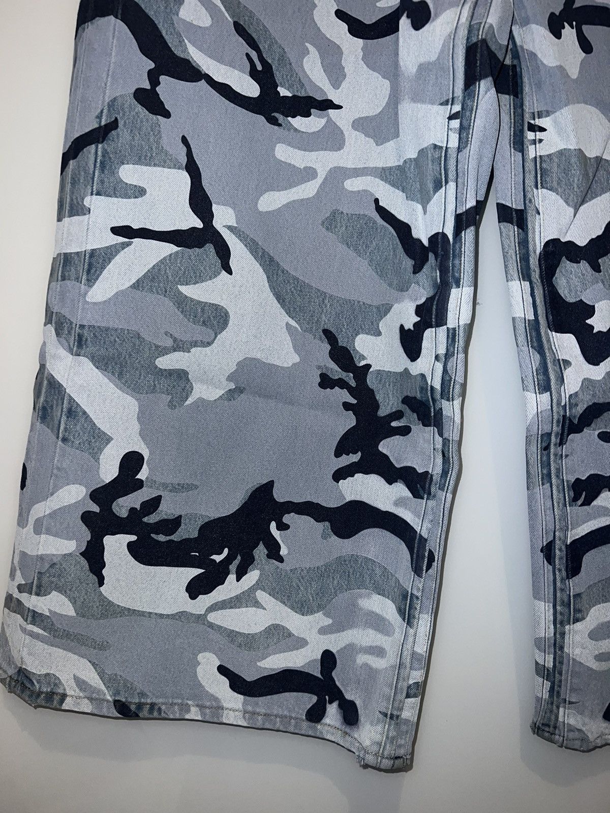 Vetements Camo Big Shape Jeans Size US 38 / EU 54 - 2 Thumbnail