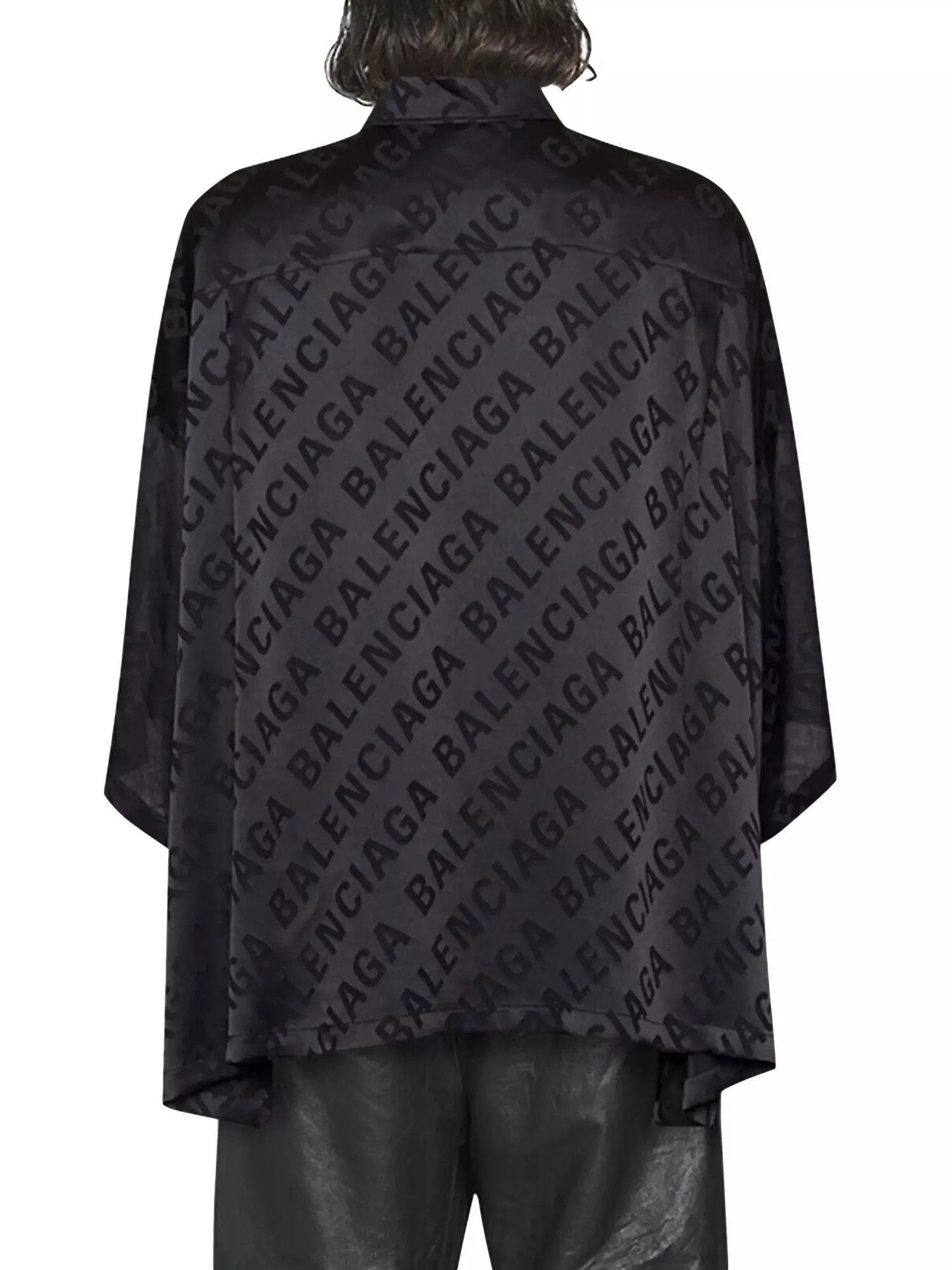 Balenciaga o1w1db10625 Large Allover Logo Vareuse Shirt in Black Size L / US 10 / IT 46 - 3 Thumbnail