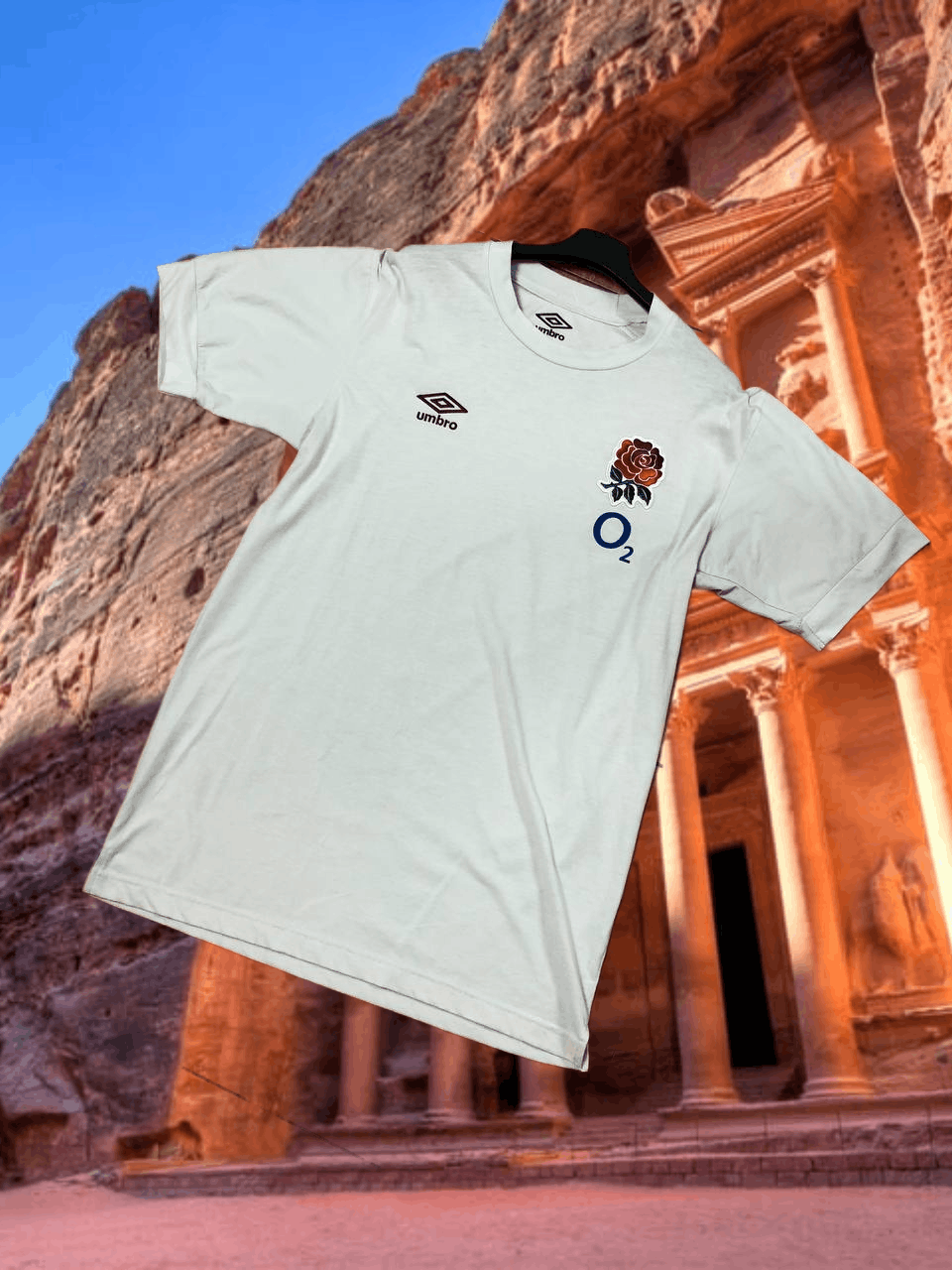 Umbro Vintage Y2K Jerseys Umbro white logo T-shirt streetwear Size US S / EU 44-46 / 1 - 1 Thumbnail