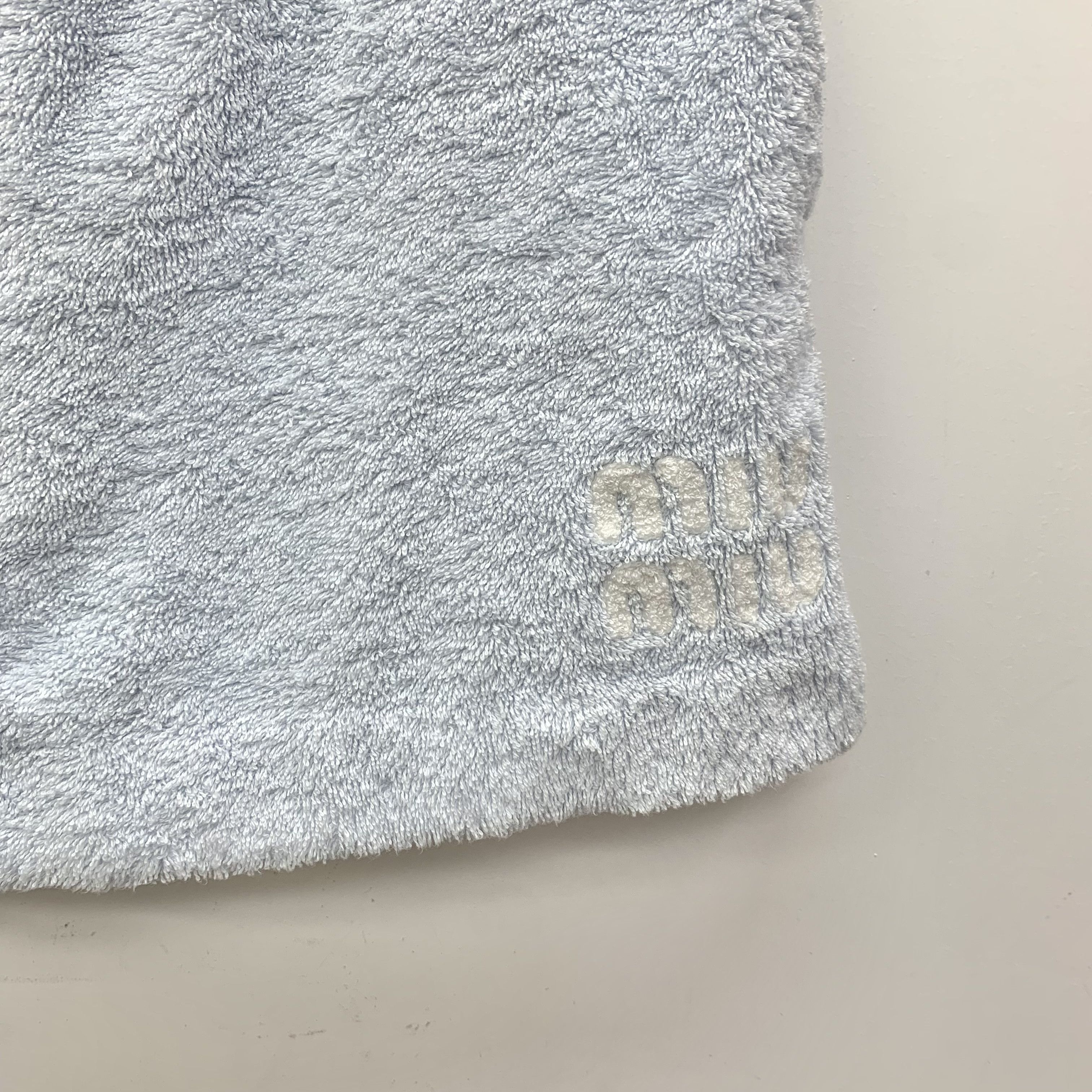 Miu Miu Miu Miu Logo Velour Shorts Light Blue (Size M/L) Size 28" / US 6 / IT 42 - 7 Thumbnail