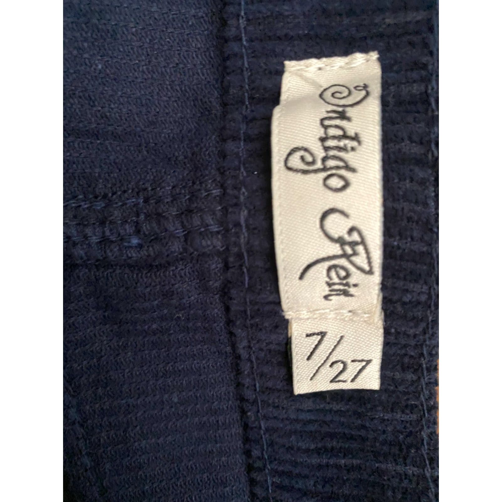 Vintage VINTAGE Indigo Rein Blue Corduroy Mini Skirt Button Fly Frayed Hem Women's 7/27 100% Cotton Burgundy Size 28" / US 6 / IT 42 - 4 Thumbnail