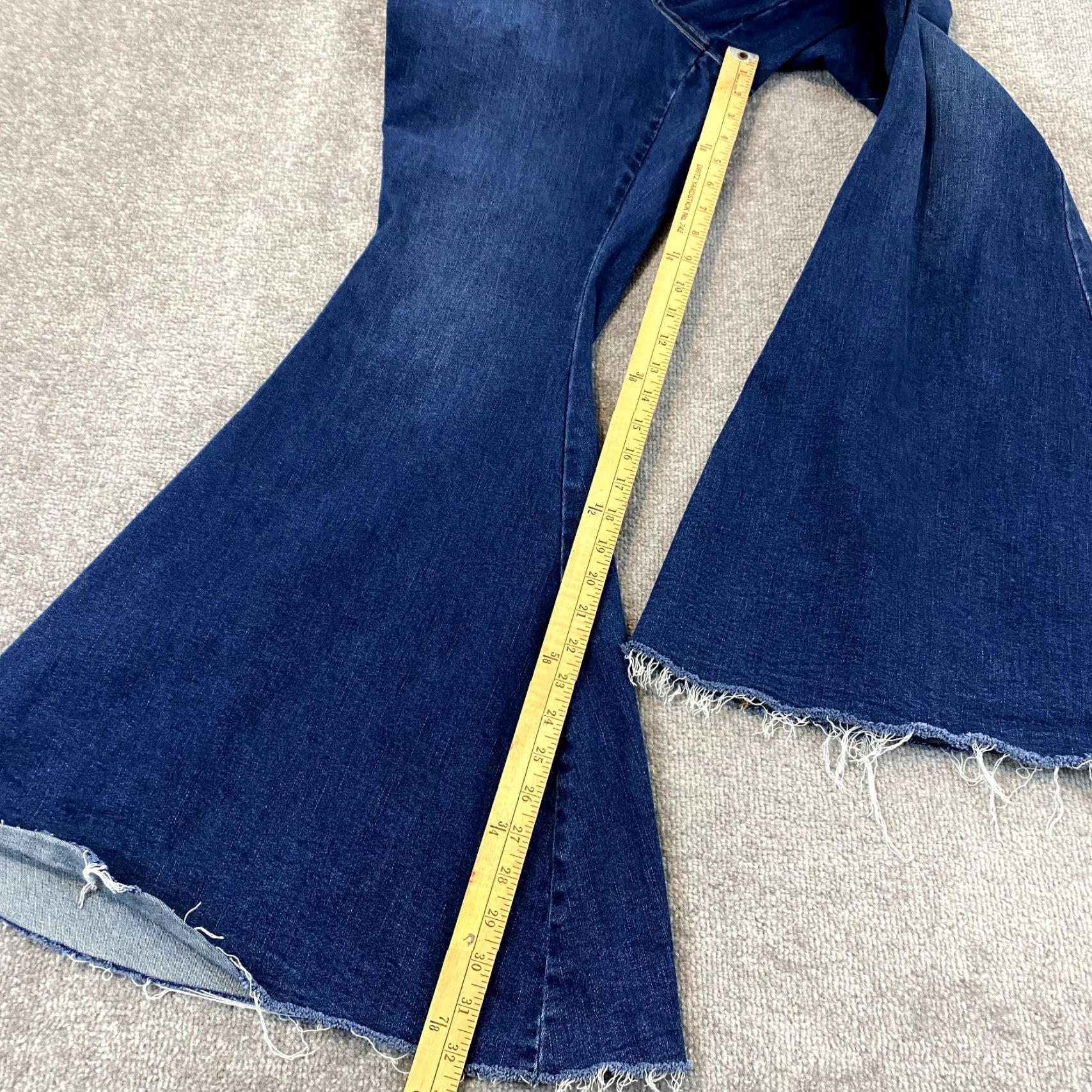 Free People VINTAGE FREE PEOPLE Jeans Womens 34 Super Flare Blue Denim Pants Hippie Boho Lace Back Size 24" / US 00 / IT 34 - 6 Thumbnail