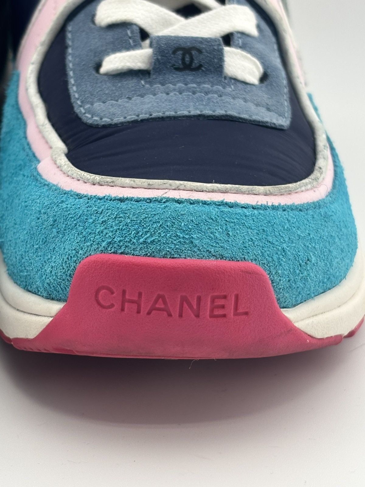 Chanel CHANEL SNEAKER SIZE 38.5 Size US 7.5 / IT 37.5 - 6 Thumbnail