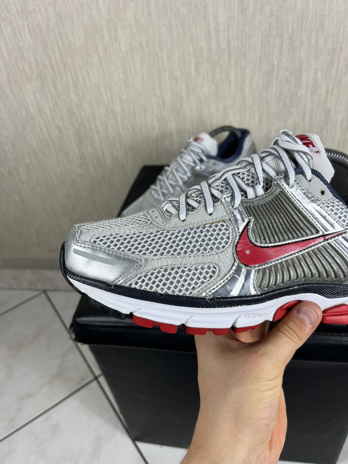 Nike Vintage Nike Vomero 5 mesh y2k silver retro sneakers shoes Size US 8 / EU 41 - 17 Thumbnail