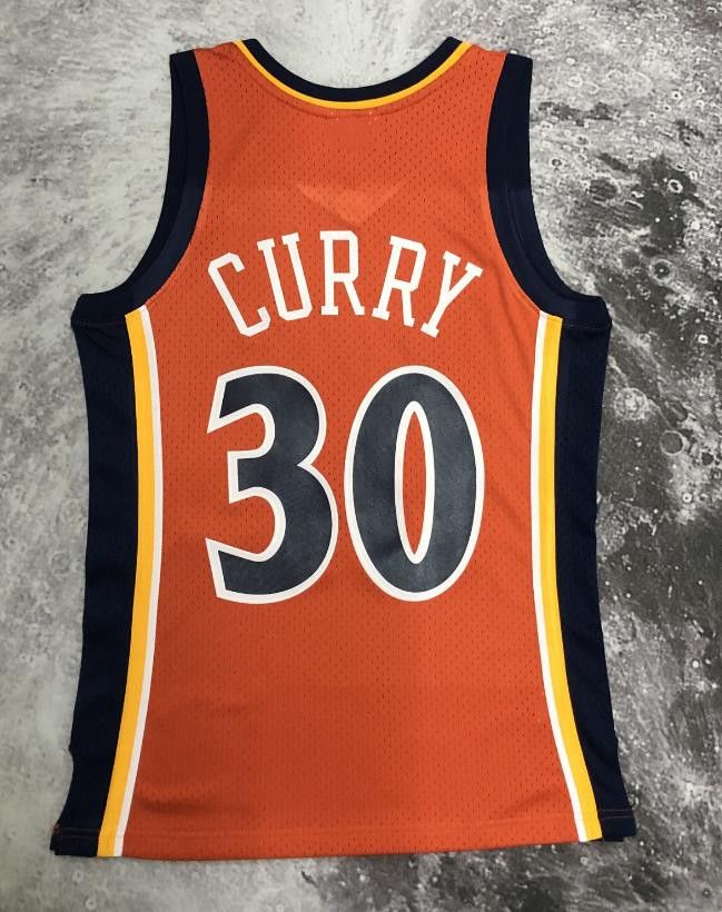 NBA 30 Stephen Curry Jersey Golden State Warriors Jersey Size US M / EU 48-50 / 2 - 2 Thumbnail