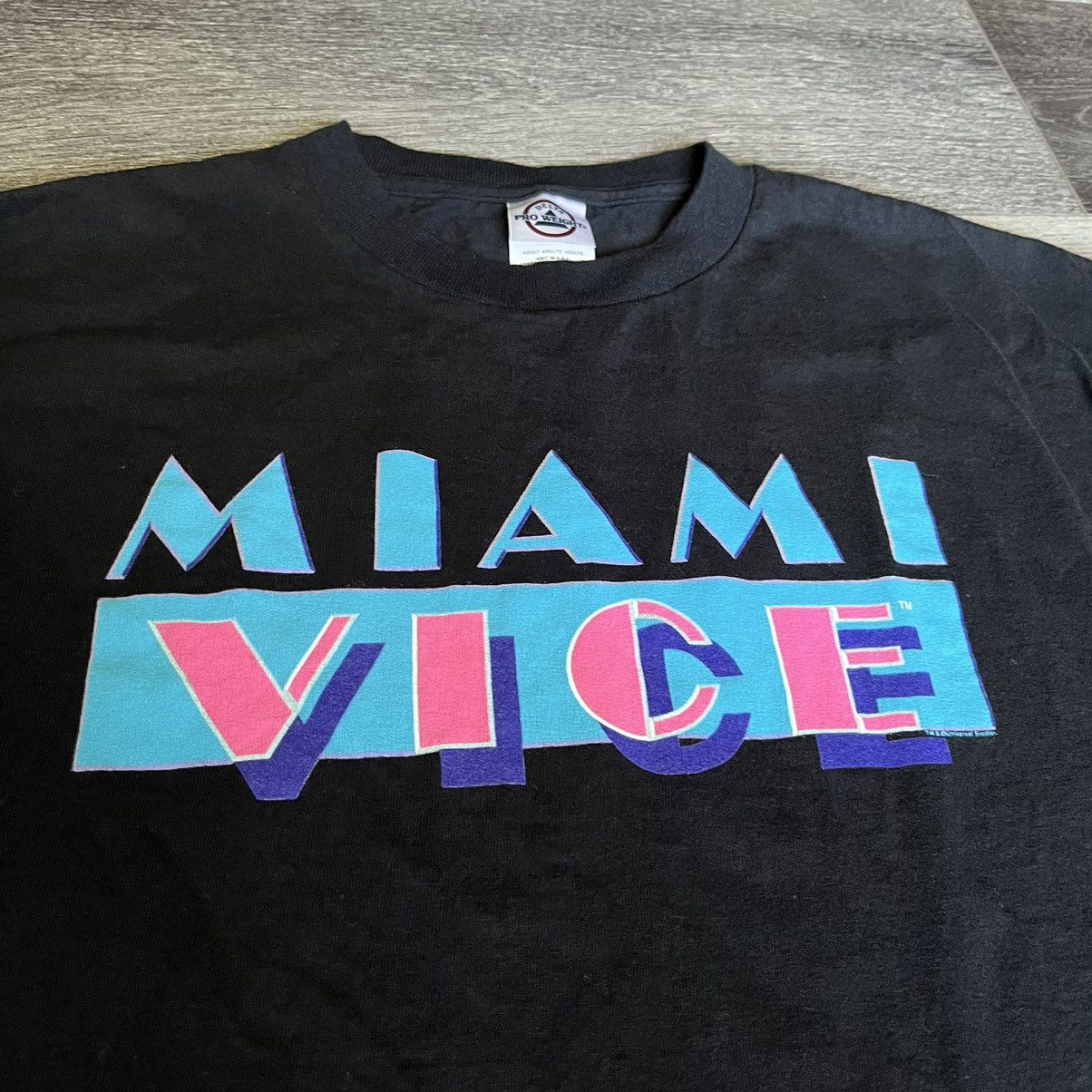 Vintage Vintage 2000s Miami Vice Crime TV Show 80s Style Graphic Tee Size US M / EU 48-50 / 2 - 2 Thumbnail