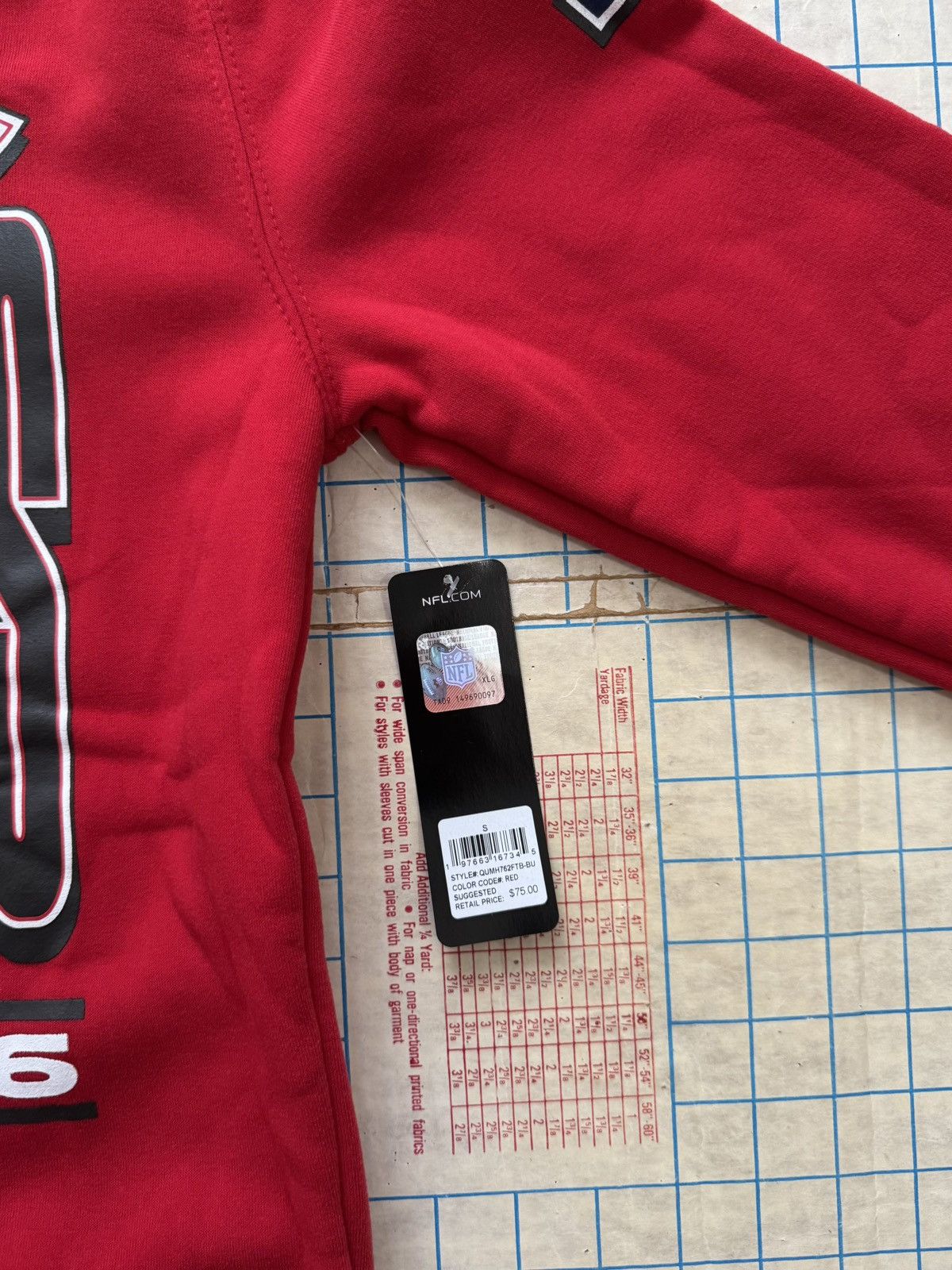 NFL NWT Tampa Bay Buccaneers Crewneck Sweater Small NFL Apparel Size US S / EU 44-46 / 1 - 6 Thumbnail