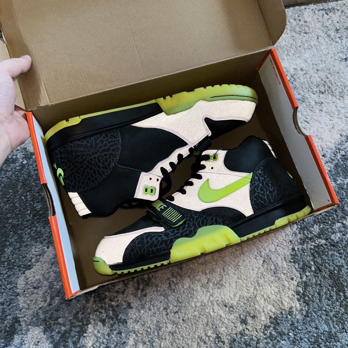 Nike 2008 DJ CLARK KENT AiR TRAiNER 1 PREMiUM 112 NEON VOLT 3M Size US 11 / EU 44 - 15 Thumbnail