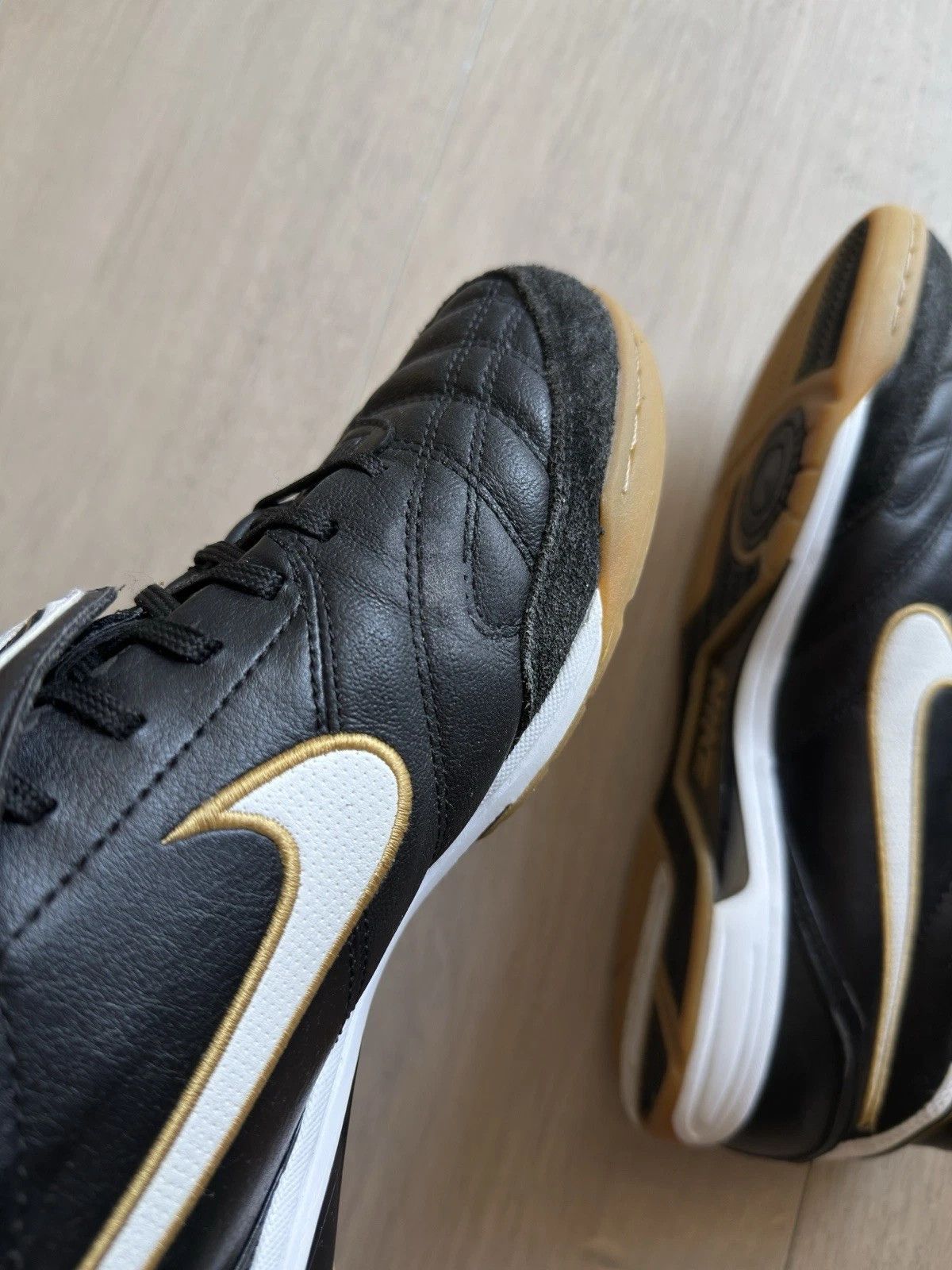 Nike Nike Tiempo leather Shoes Indoor Cleats Soccer Football Mens Size US 11 / EU 44 - 3 Thumbnail