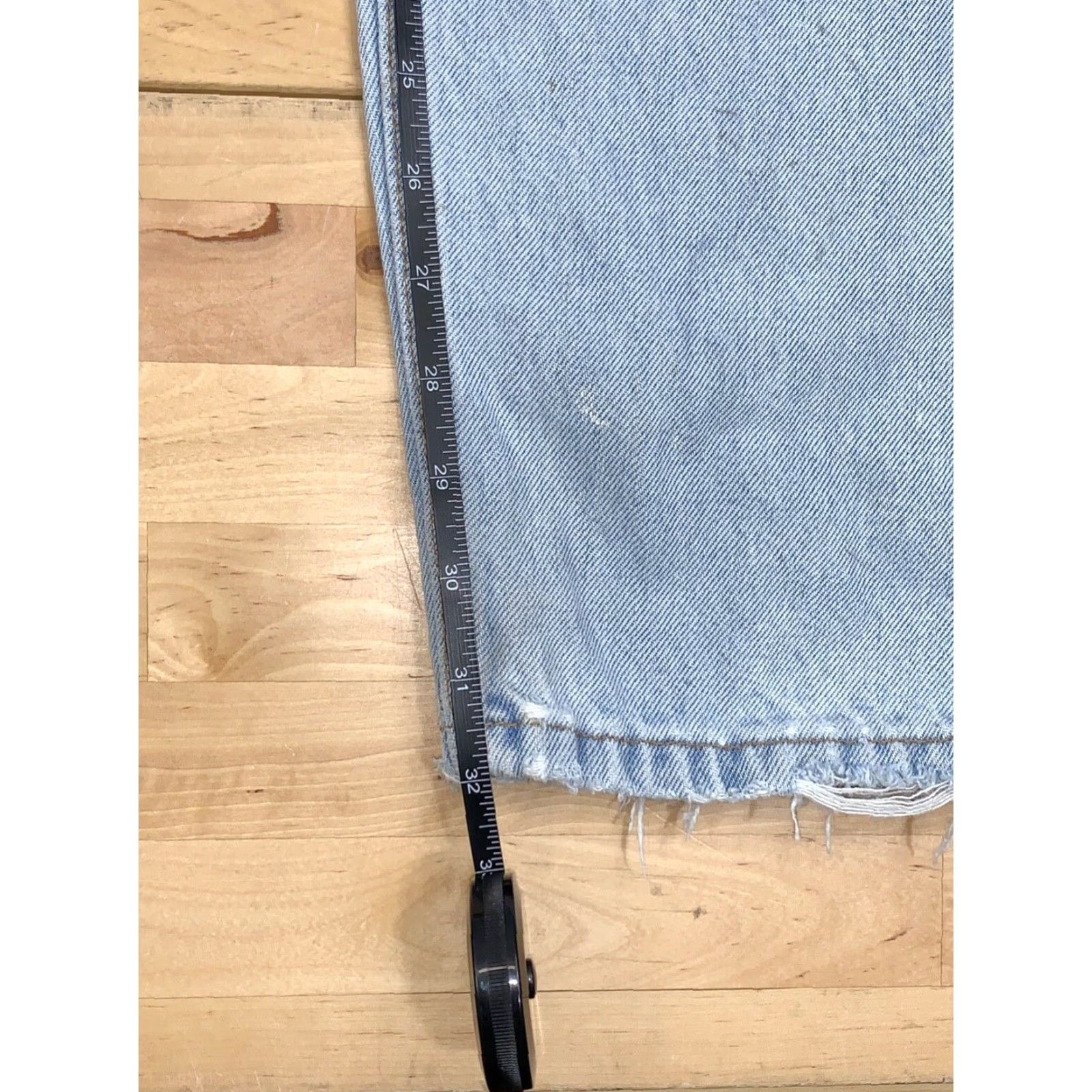 Levi's Mens Levi's 560 Jeans Denim Blue Light Wash Comfort 33x32 Regular Inseam 32 Distress 4698 Size US 33 - 7 Thumbnail