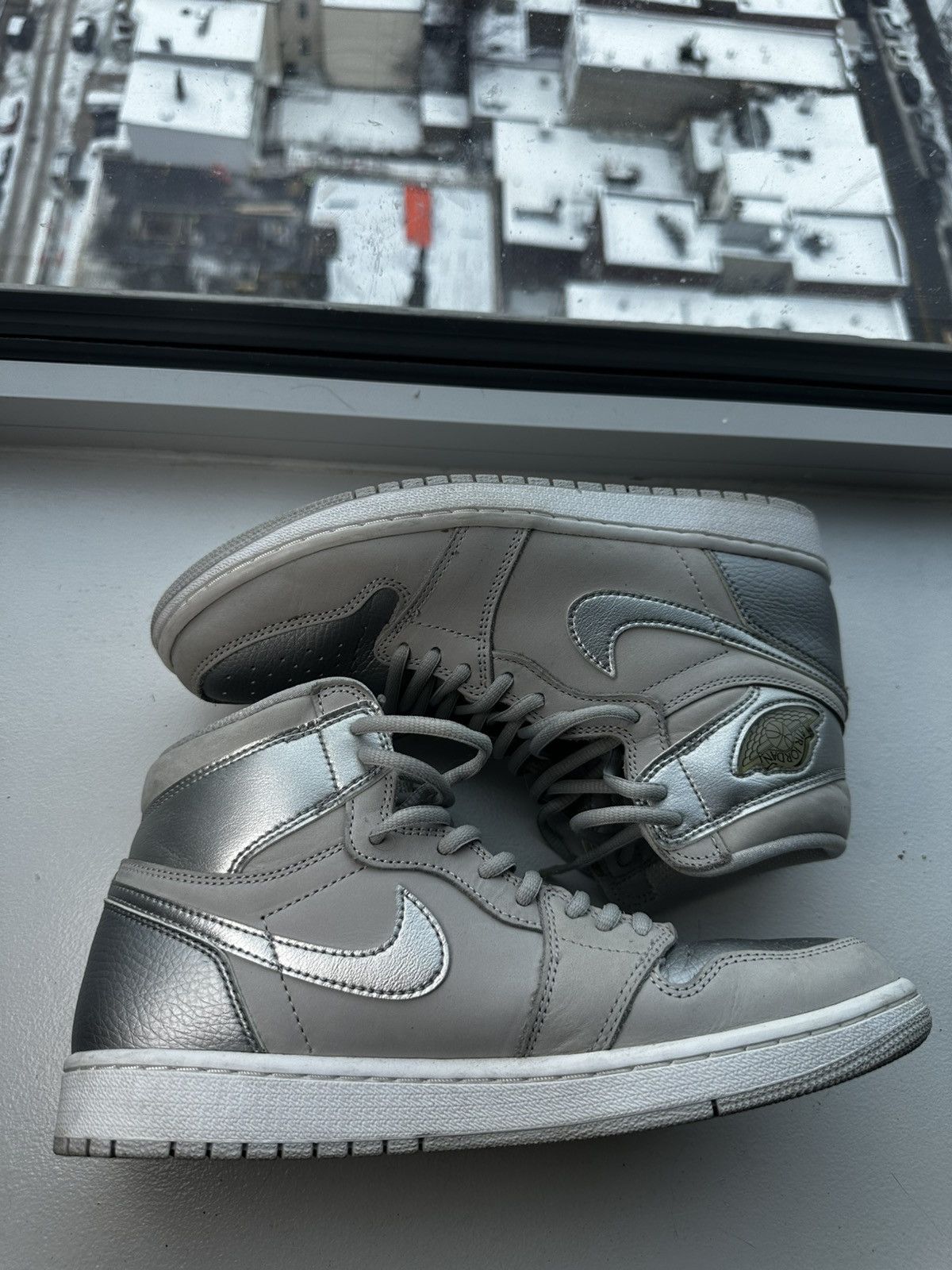 Nike Nike Air Jordan 1 AJ1 Retro High COJP Tokyo US9 Silver Grey Size US 9 / EU 42 - 2 Thumbnail
