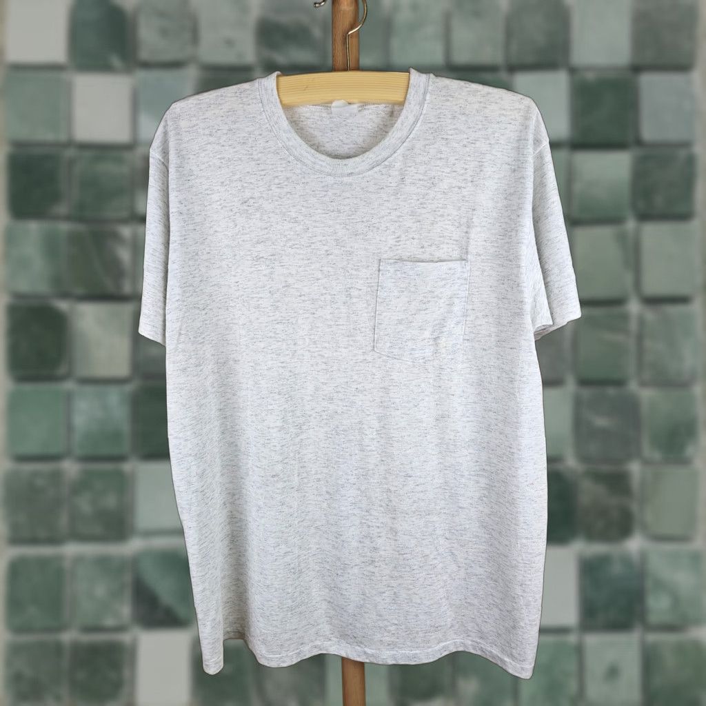 Vintage VINTAGE UNBRANDED GRAY ONE POCKET SINGLE STITCH THIN T-SHIRT SZ XLARGE Size US L / EU 52-54 / 3 - 1 Thumbnail