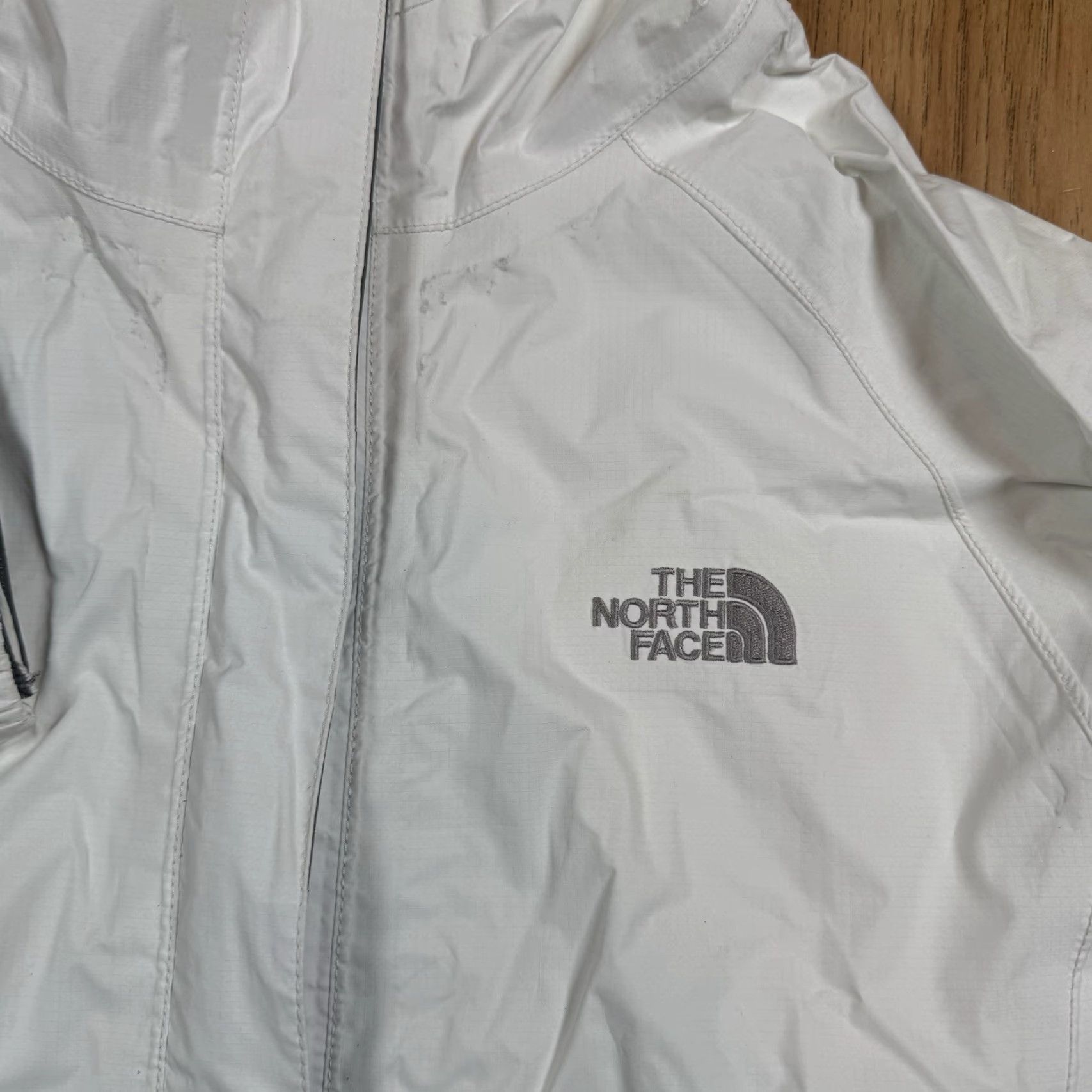 The North Face VINTAGE The North Face Windbreaker Jacket Womens XS White Hyvent 2.5 Waterproof Light Size XS / US 0-2 / IT 36-38 - 5 Thumbnail
