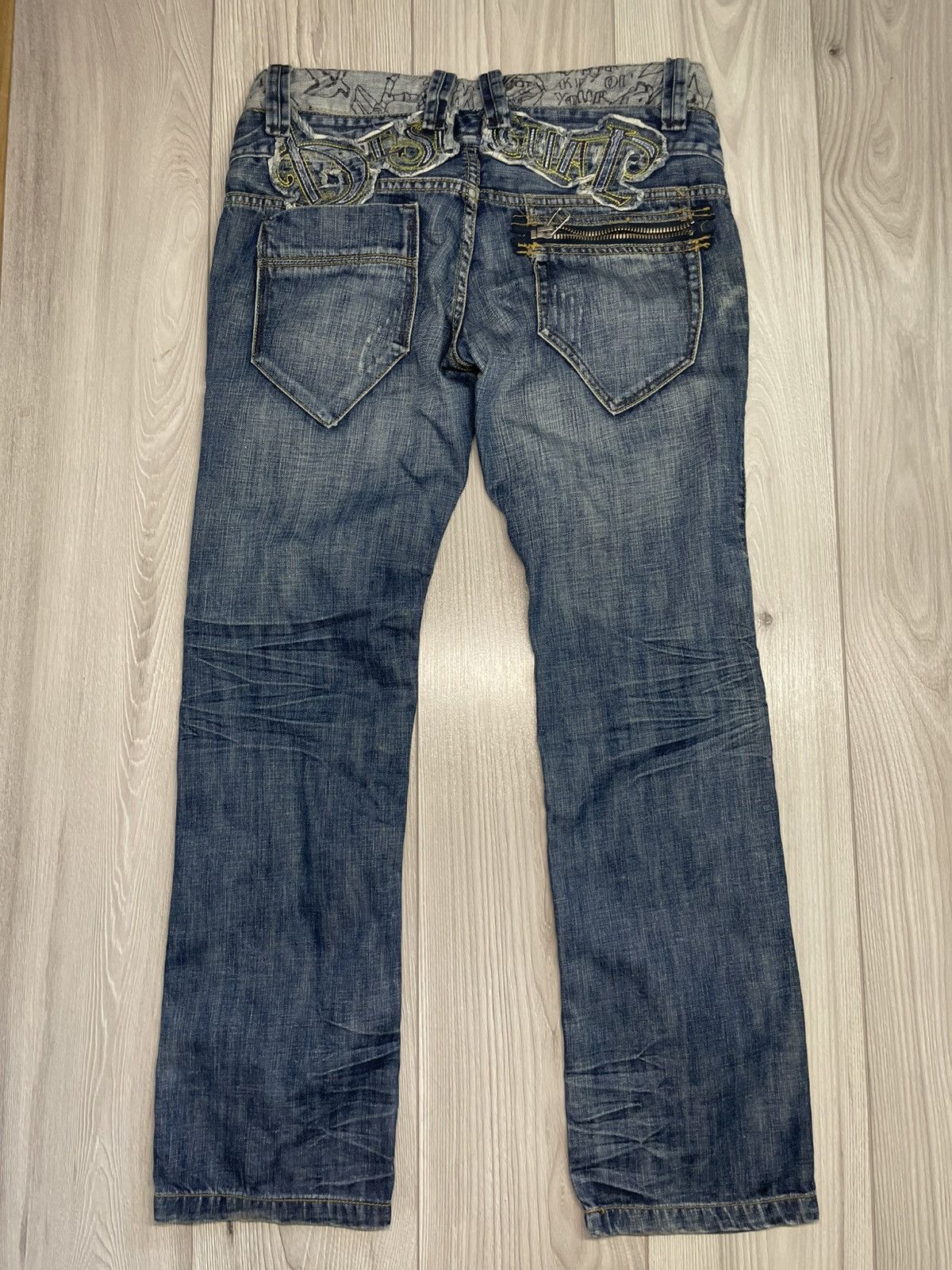 Vintage Desigual jeans big logo on back