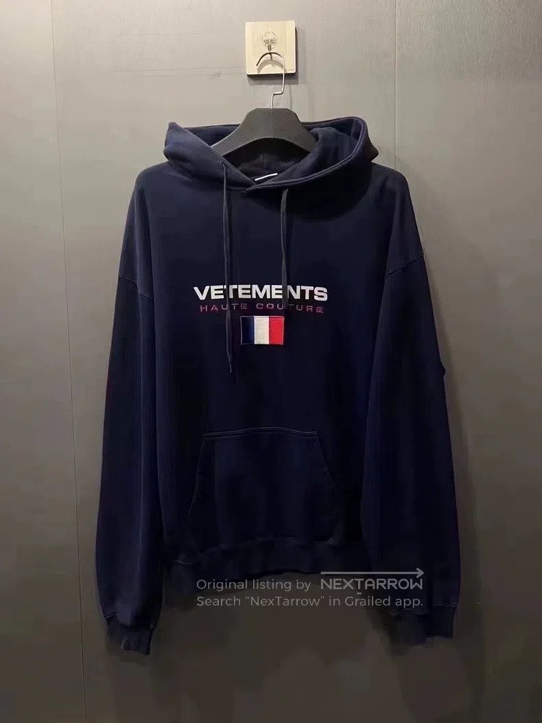 Vetements Vetements Embroidered Logo Hoodie Sweatshirt Size US S / EU 44-46 / 1 - 1 Thumbnail