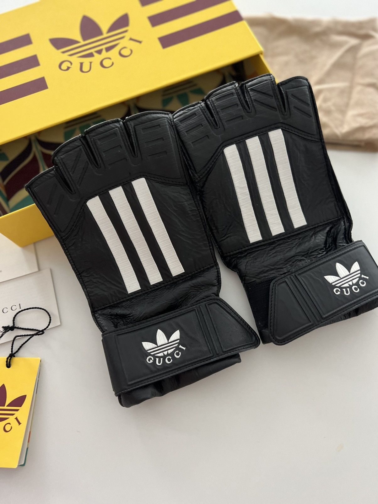 Adidas × Gucci 🔥LIMITED🔥 $1.4K VALUE Adidas x Gucci Leather Gloves Size ONE SIZE - 4 Thumbnail