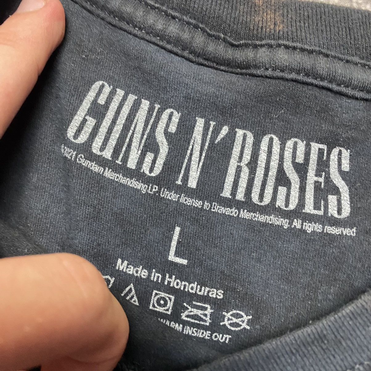 Band Tees Vintage Guns N Roses 2021 Big Graphic logo rock band tee Size US L / EU 52-54 / 3 - 8 Thumbnail