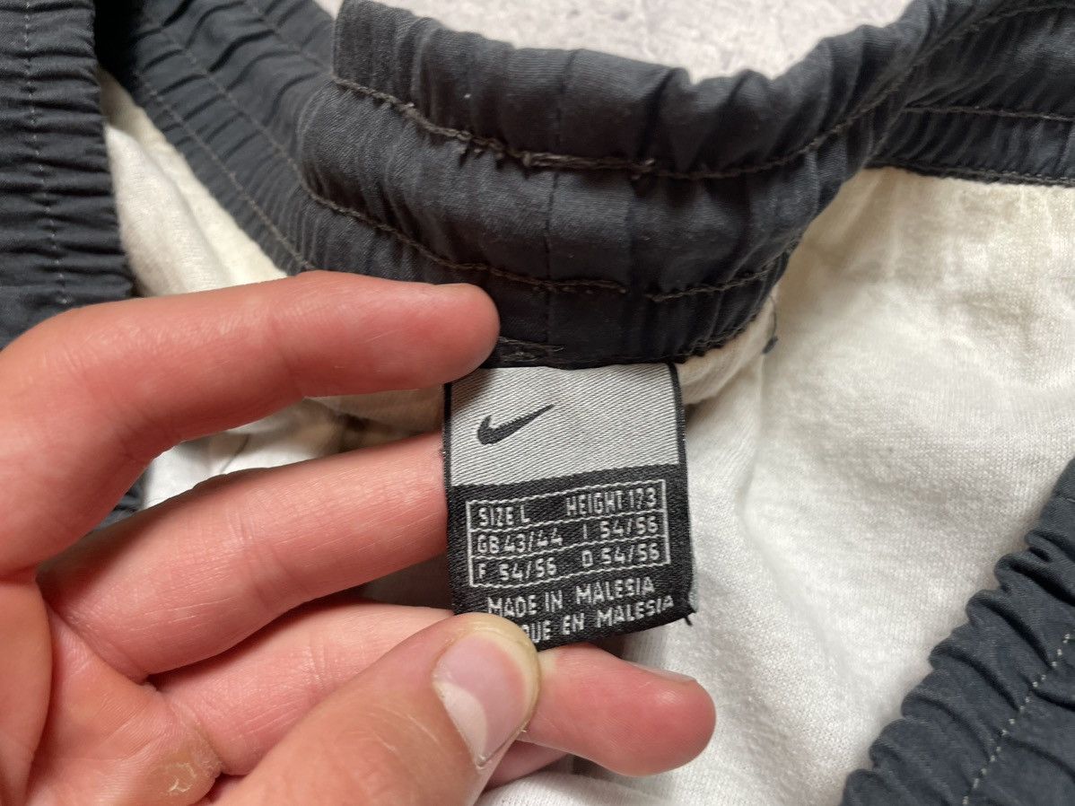 Nike × Vintage Vintage Nylon Baggy Nike Drill Y2K Swoosh Pants Size US 34 / EU 50 - 7 Thumbnail